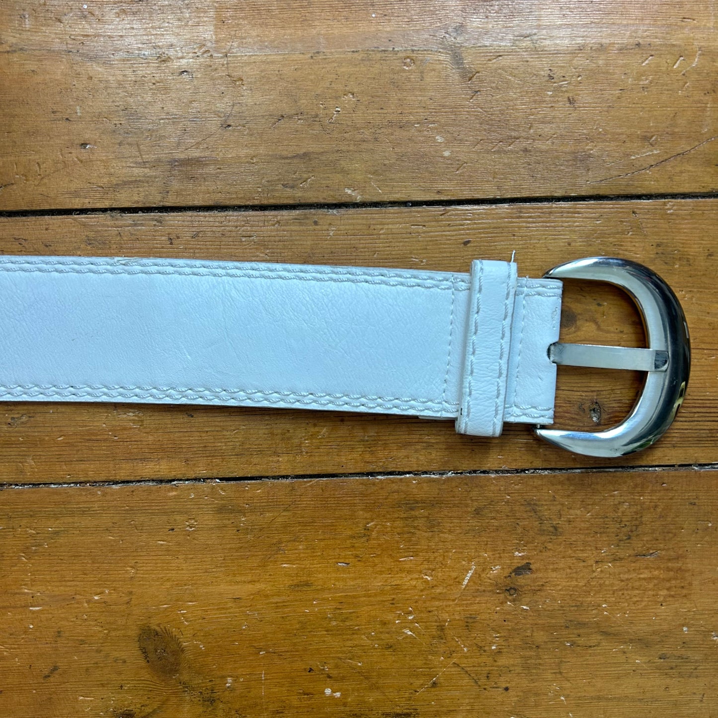 vintage 00s white oversized belt