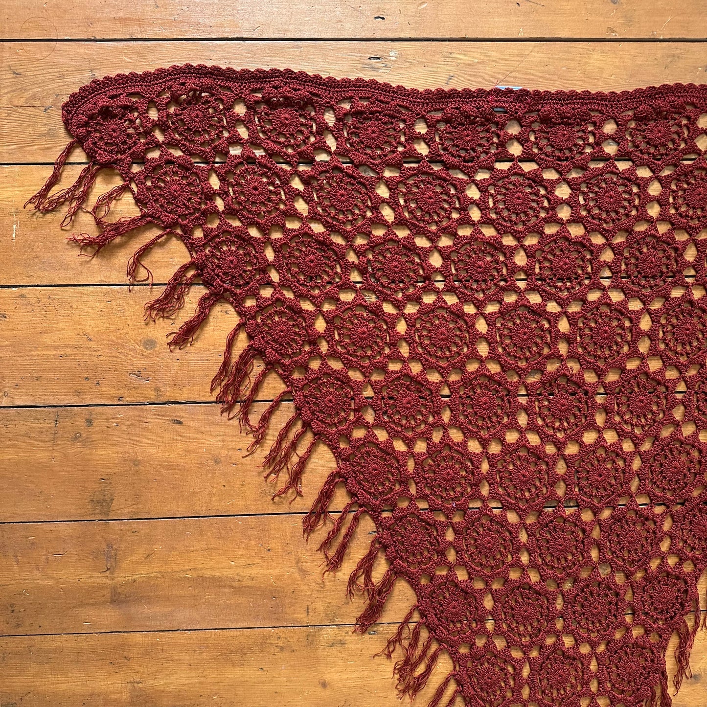 vintage 00s burgundy crochet tassel shawl