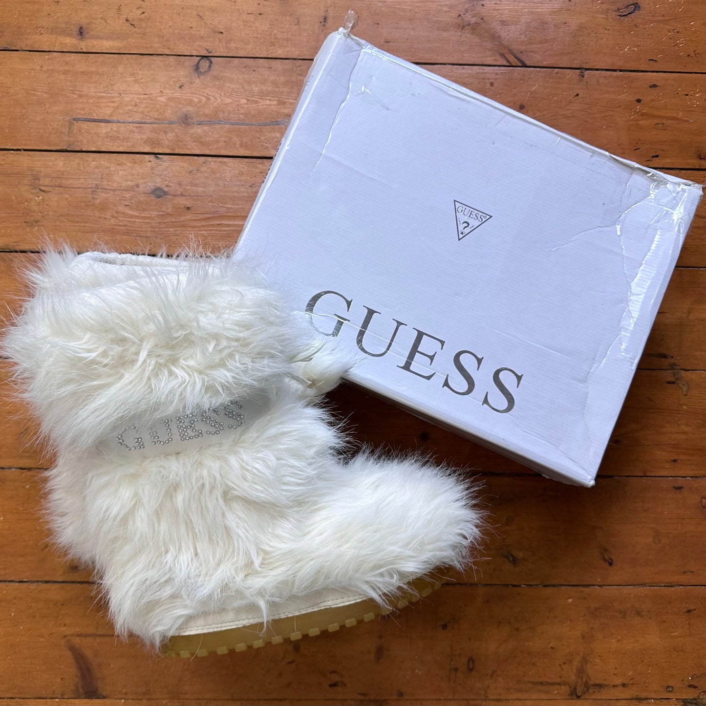 vintage 00s cream guess snow boots
