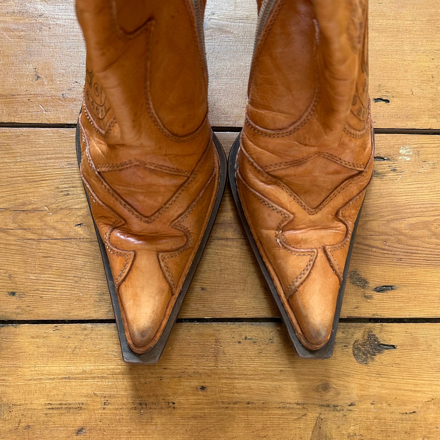 vintage 00s orange leather destroy boots
