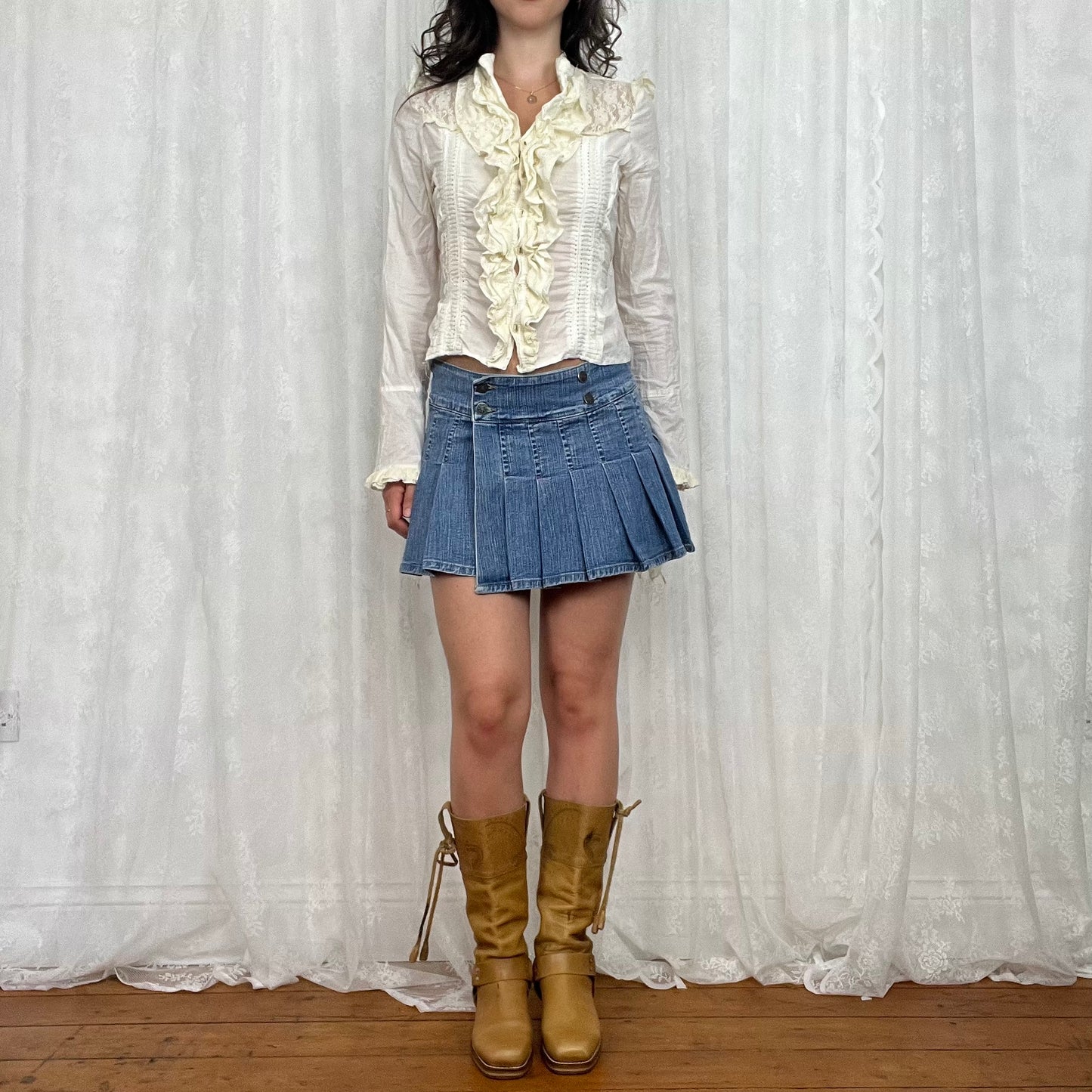 vintage 00s cream ruffle button up shirt