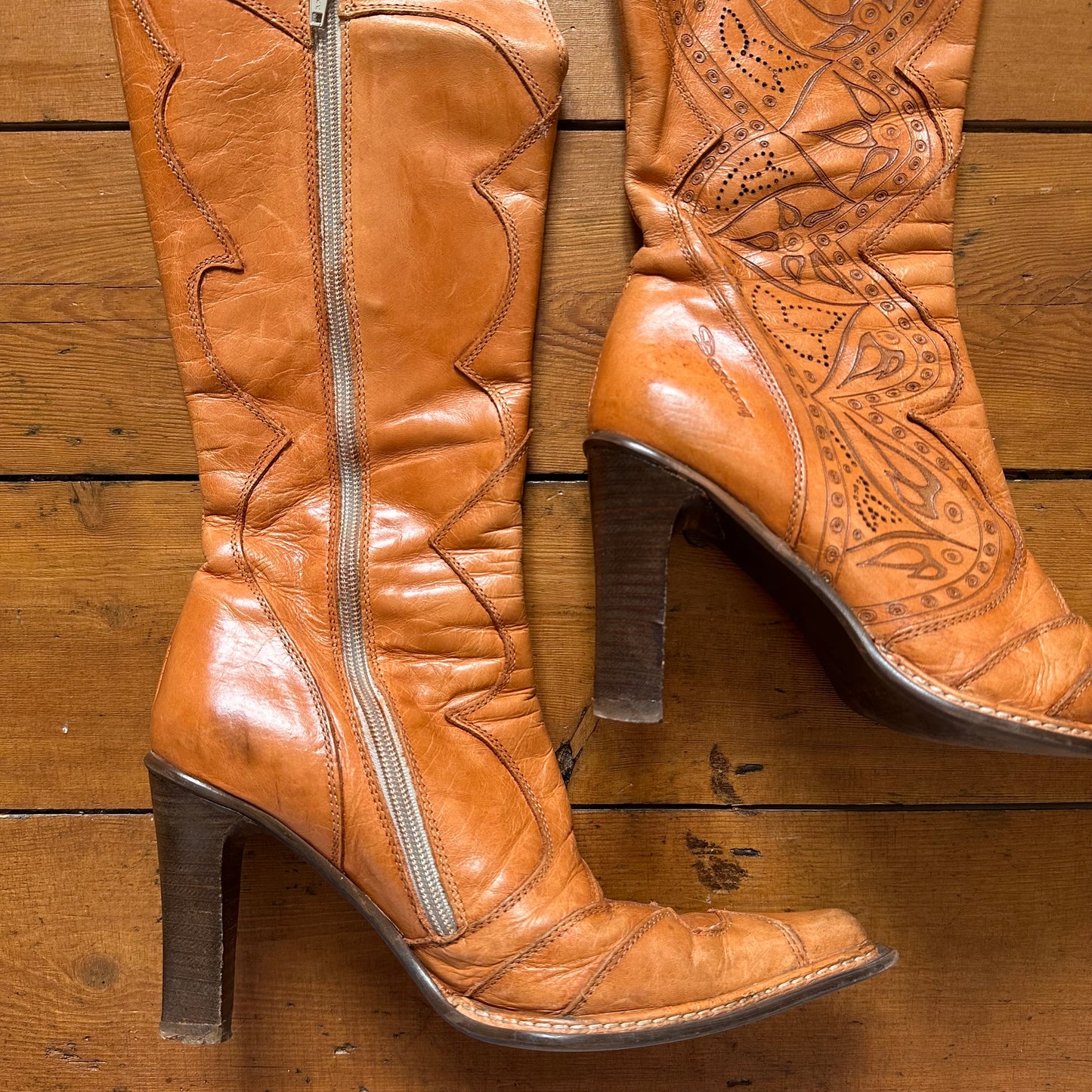 vintage 00s orange leather destroy boots