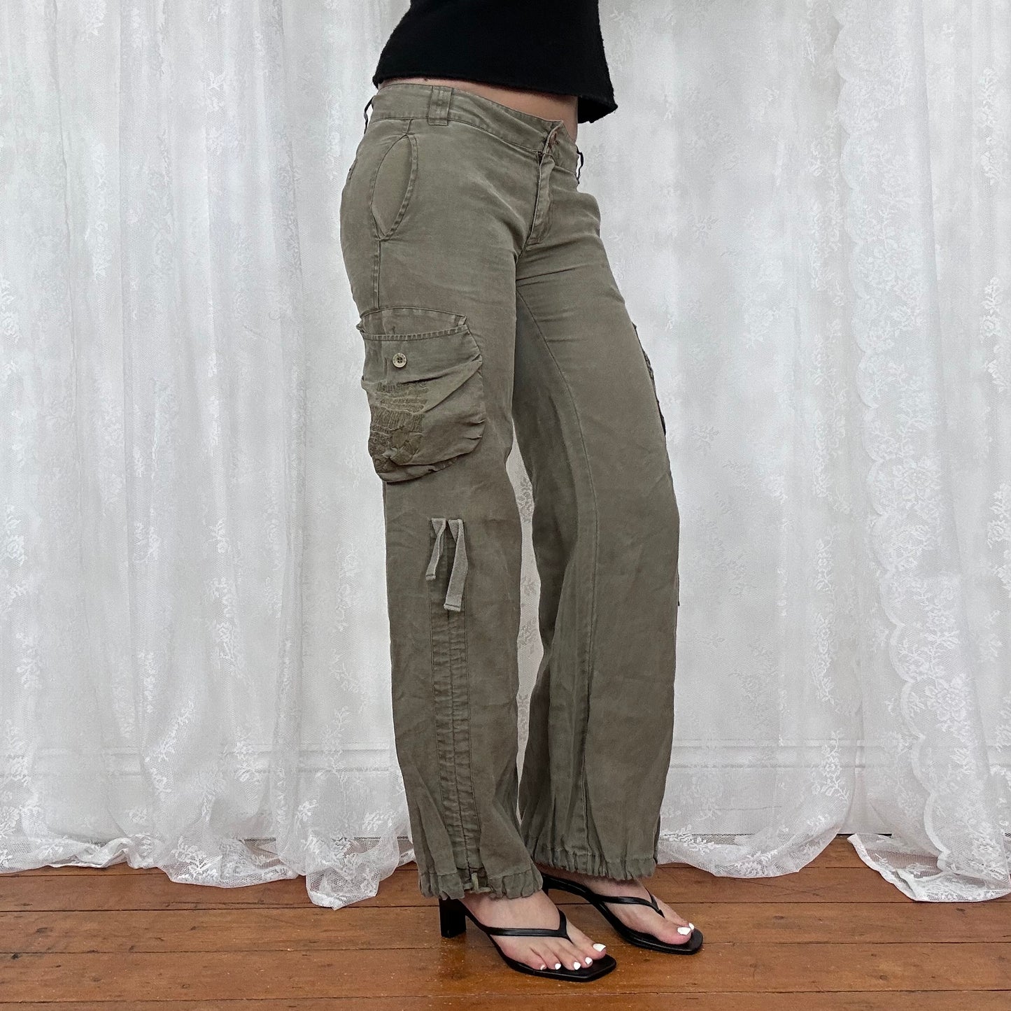 vintage 00s khaki low rise desigual cargos with embroidery