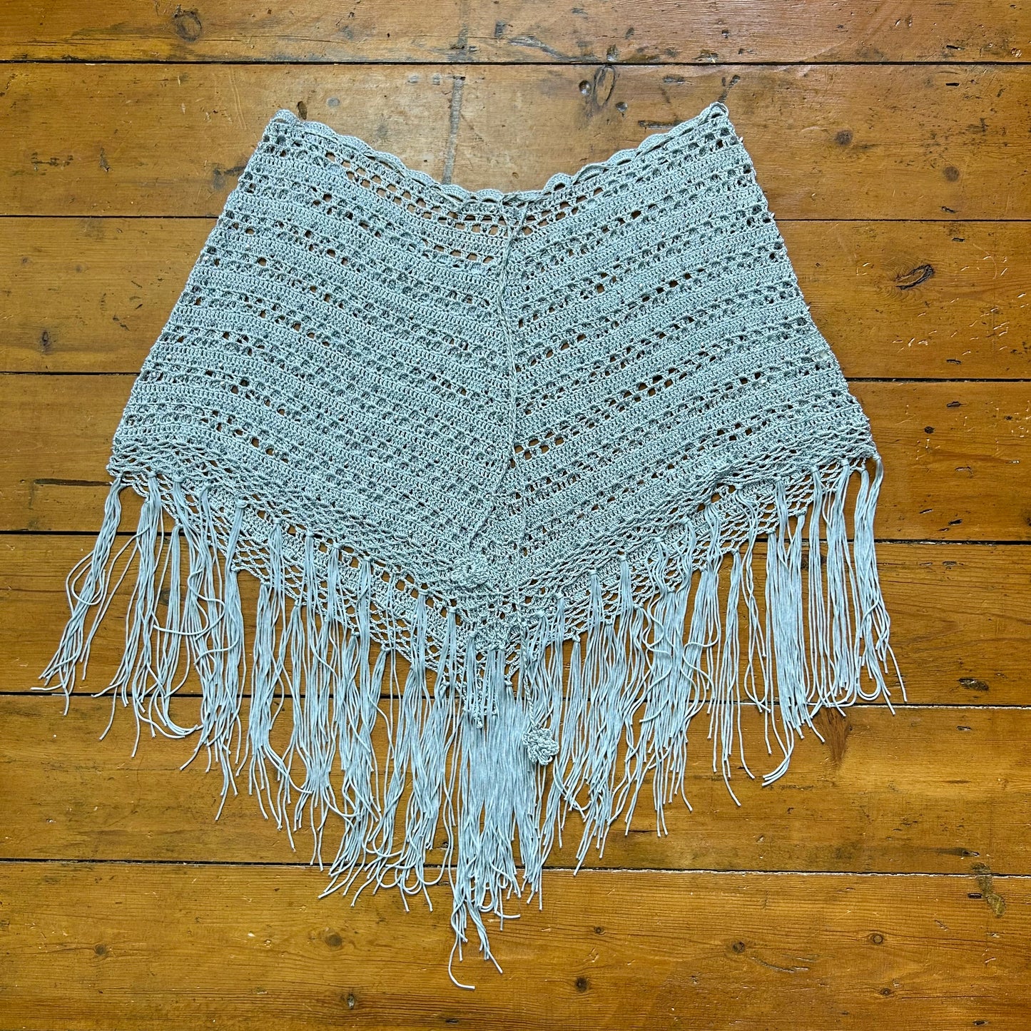 vintage 00s silver crochet poncho