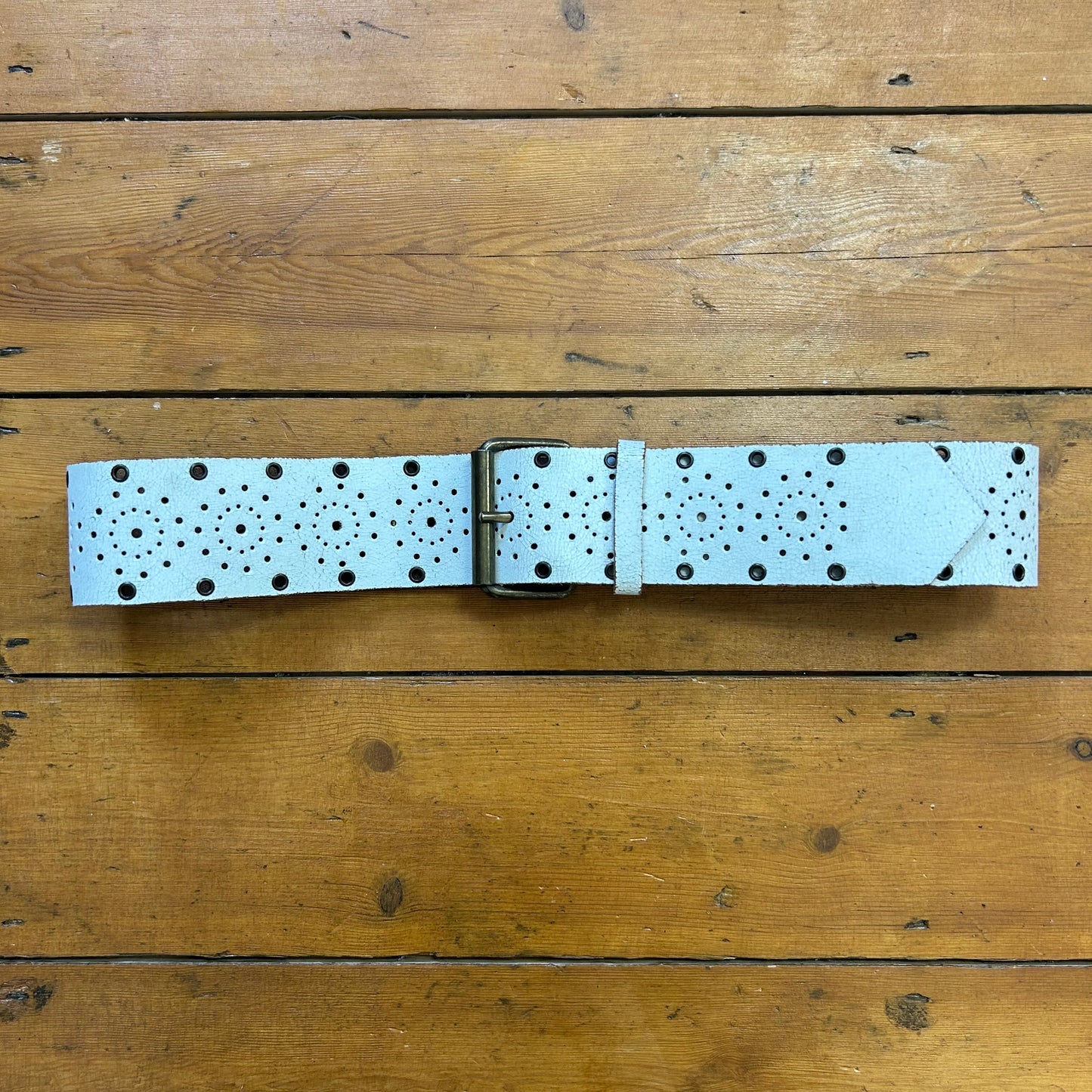vintage 00s chunky white patterned belt