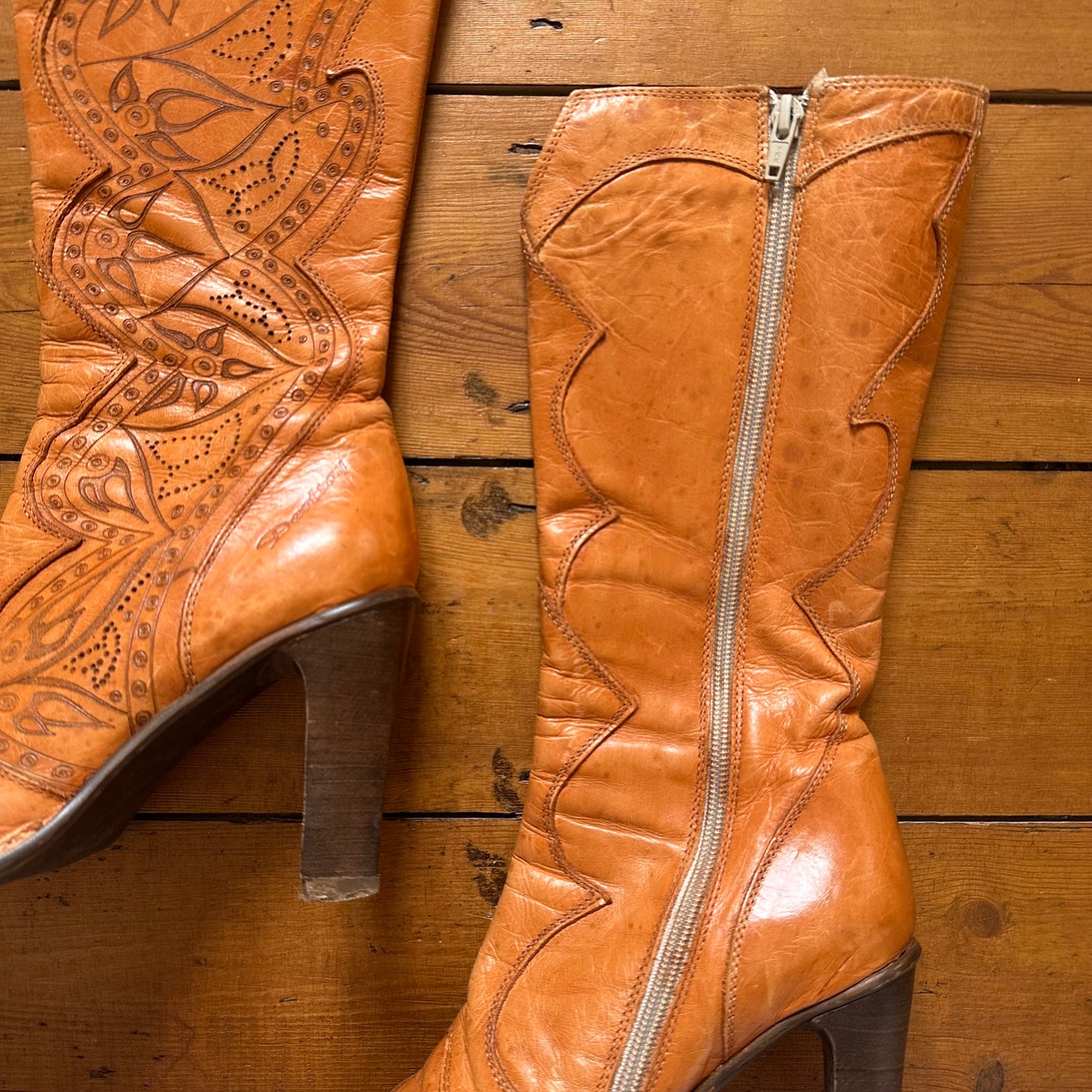 vintage 00s orange leather destroy boots
