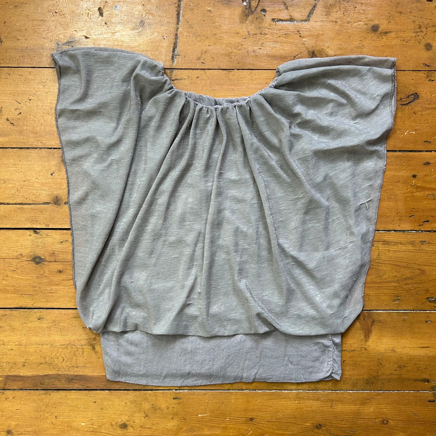 vintage 00s grey bat wing cinched waist top