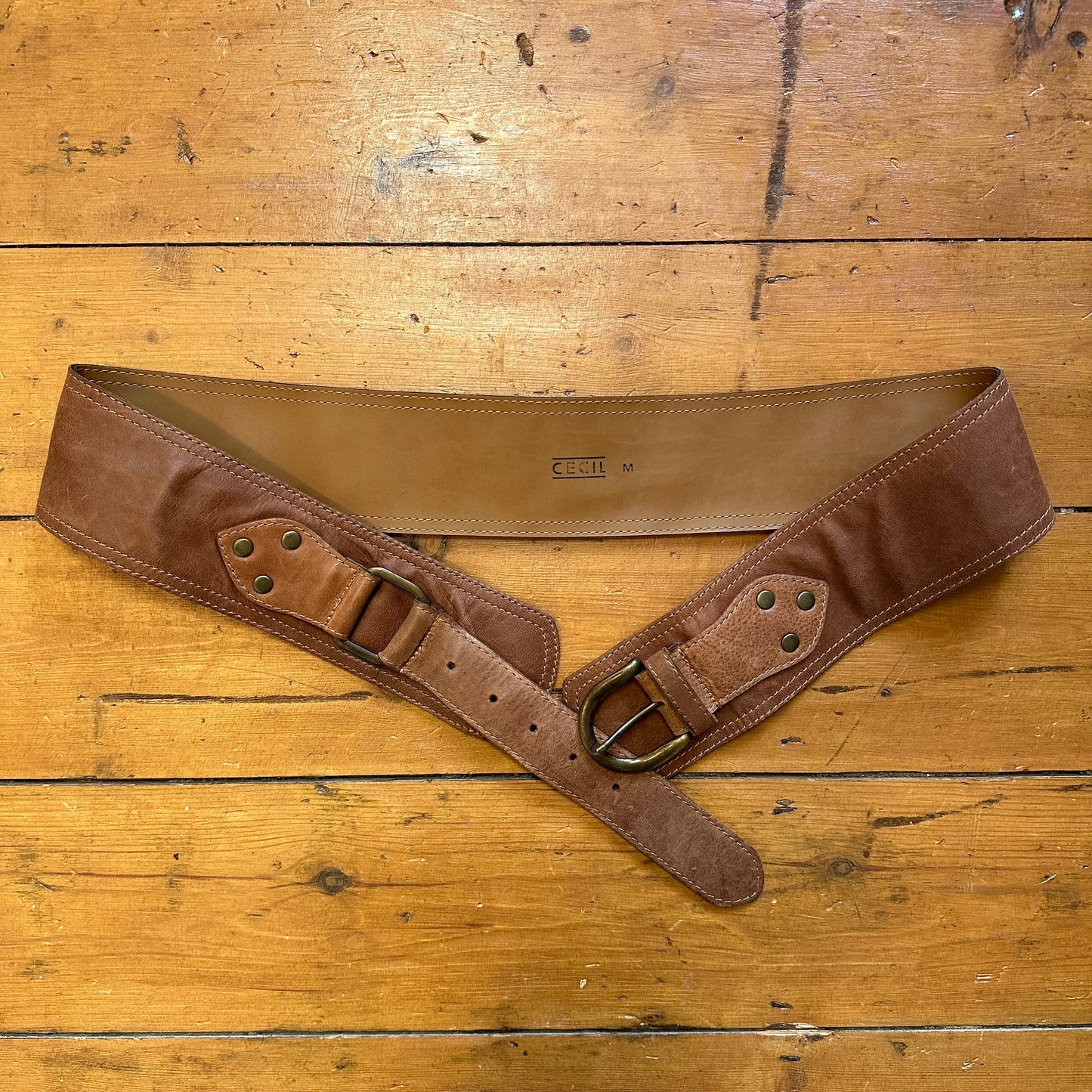 vintage 00s tan chunky hip belt