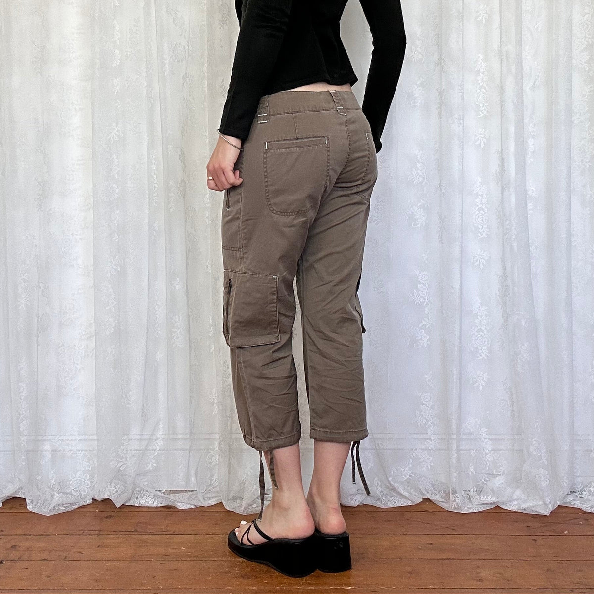 vintage 00s brown cargo capri trousers