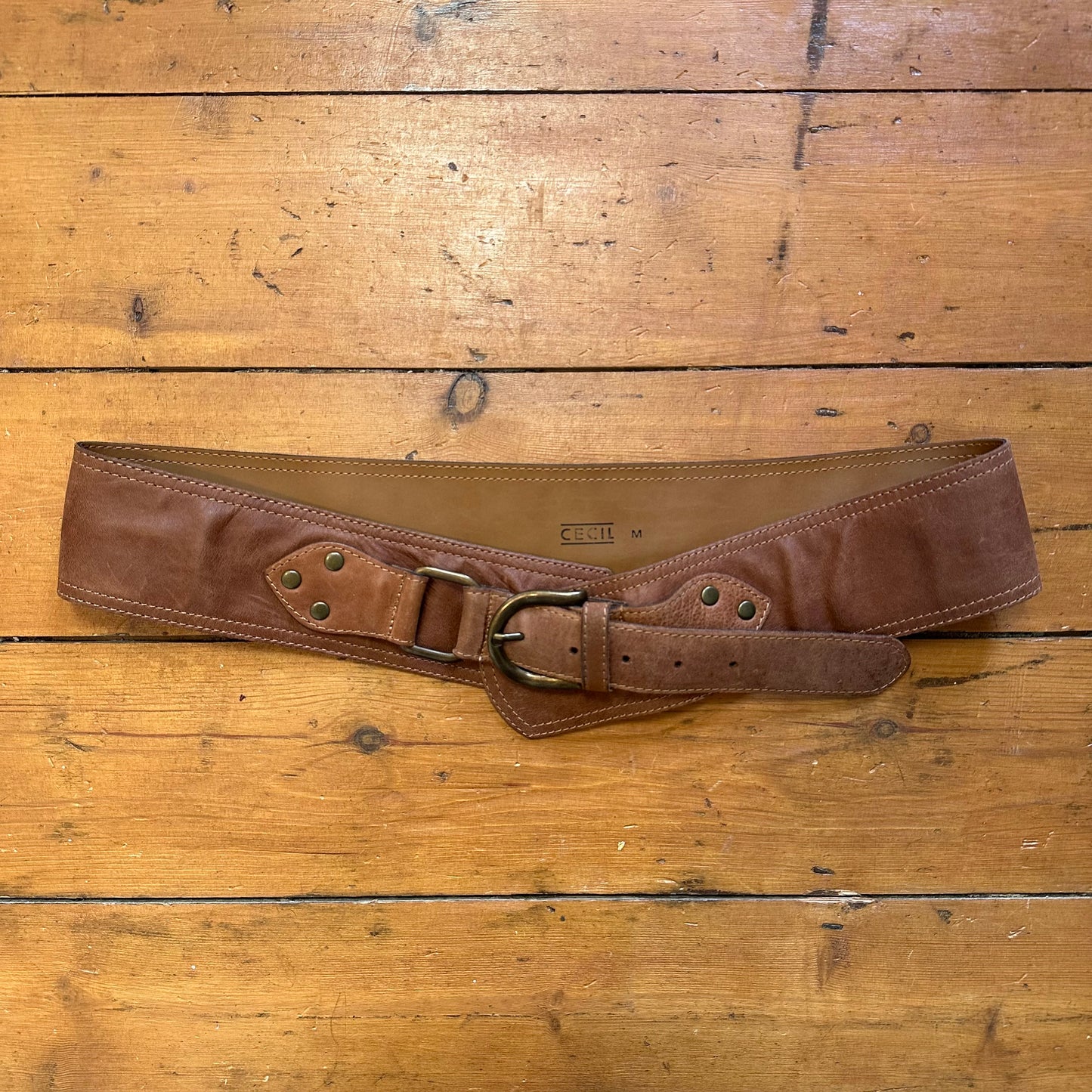 vintage 00s tan chunky hip belt