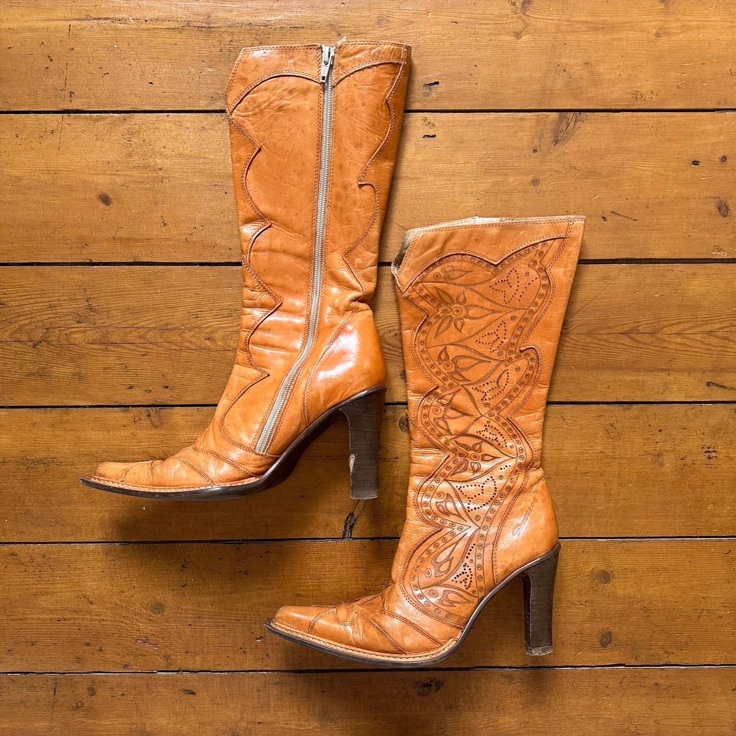 vintage 00s orange leather destroy boots