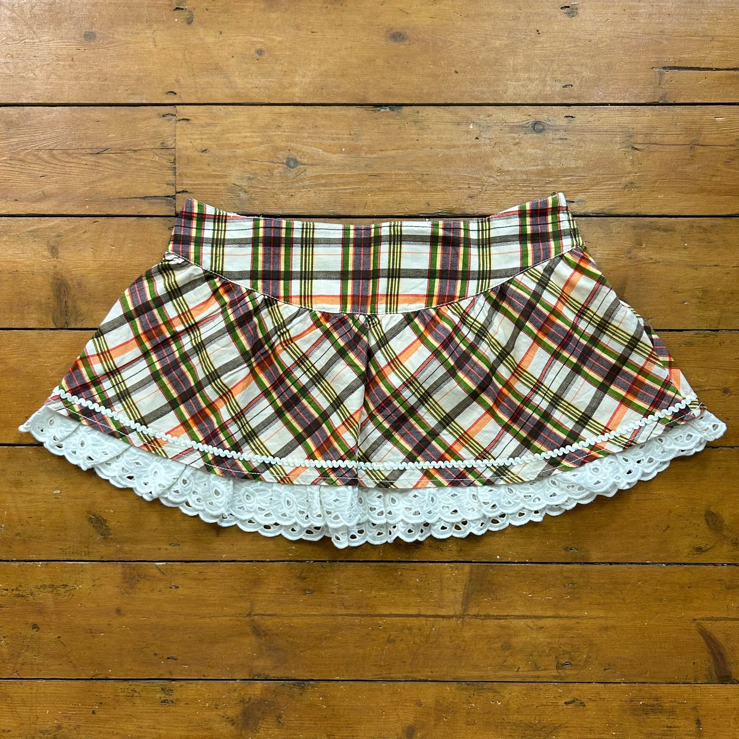 vintage 00s brown checkered mini skirt with broderie trim
