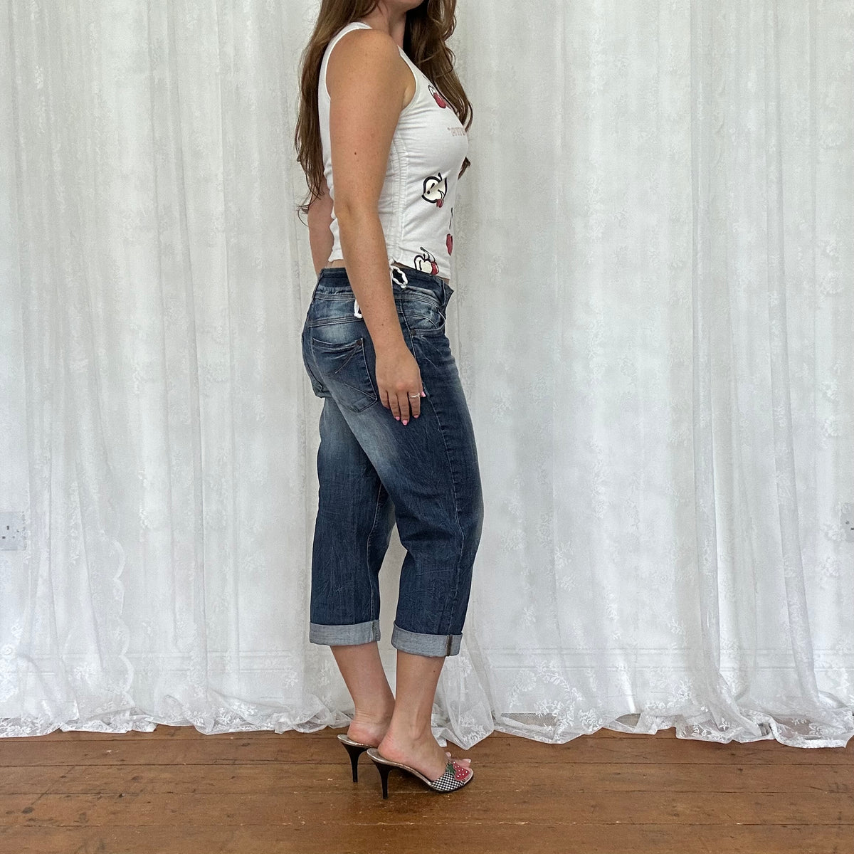 vintage 00s mid wash denim capri pants