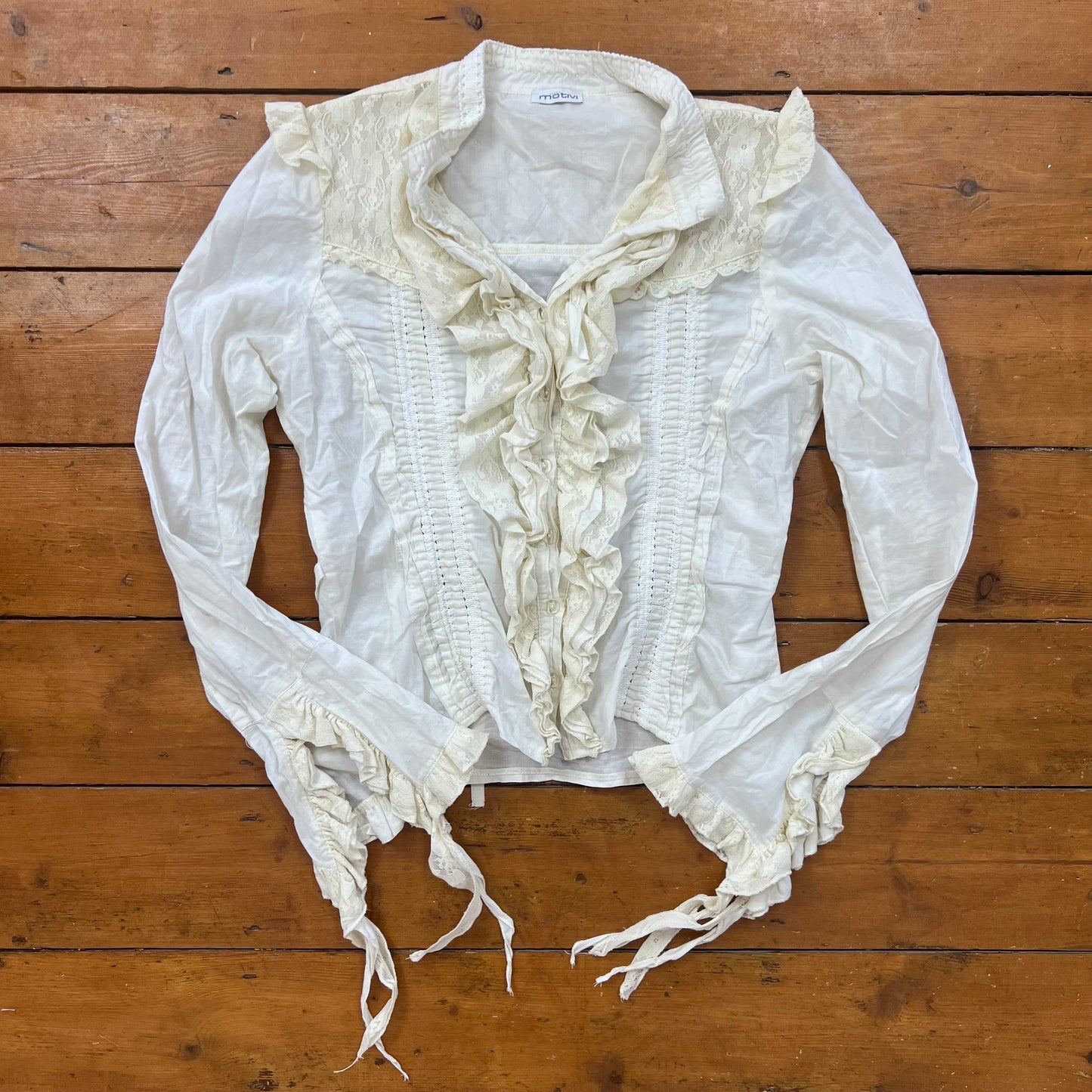 vintage 00s cream ruffle button up shirt