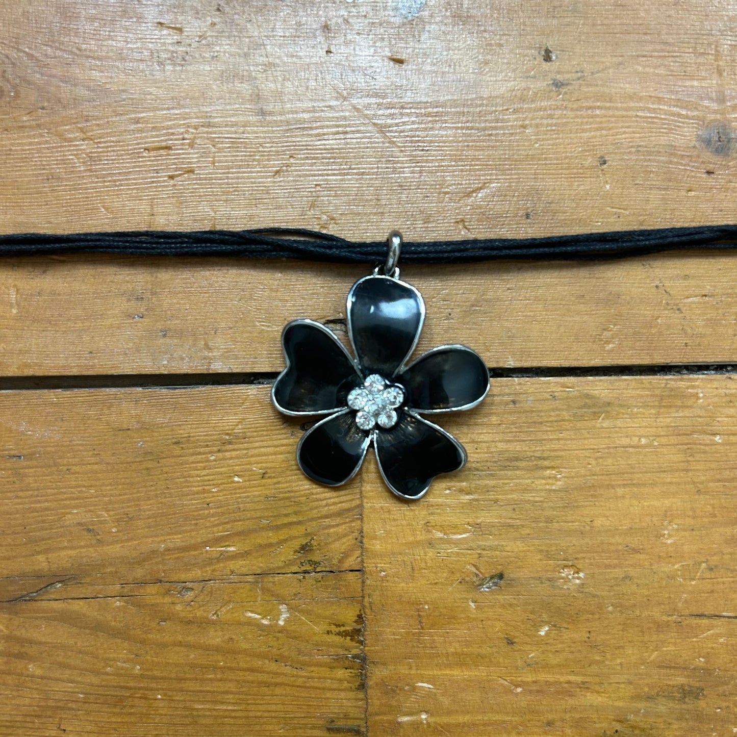 vintage 00s black floral necklace