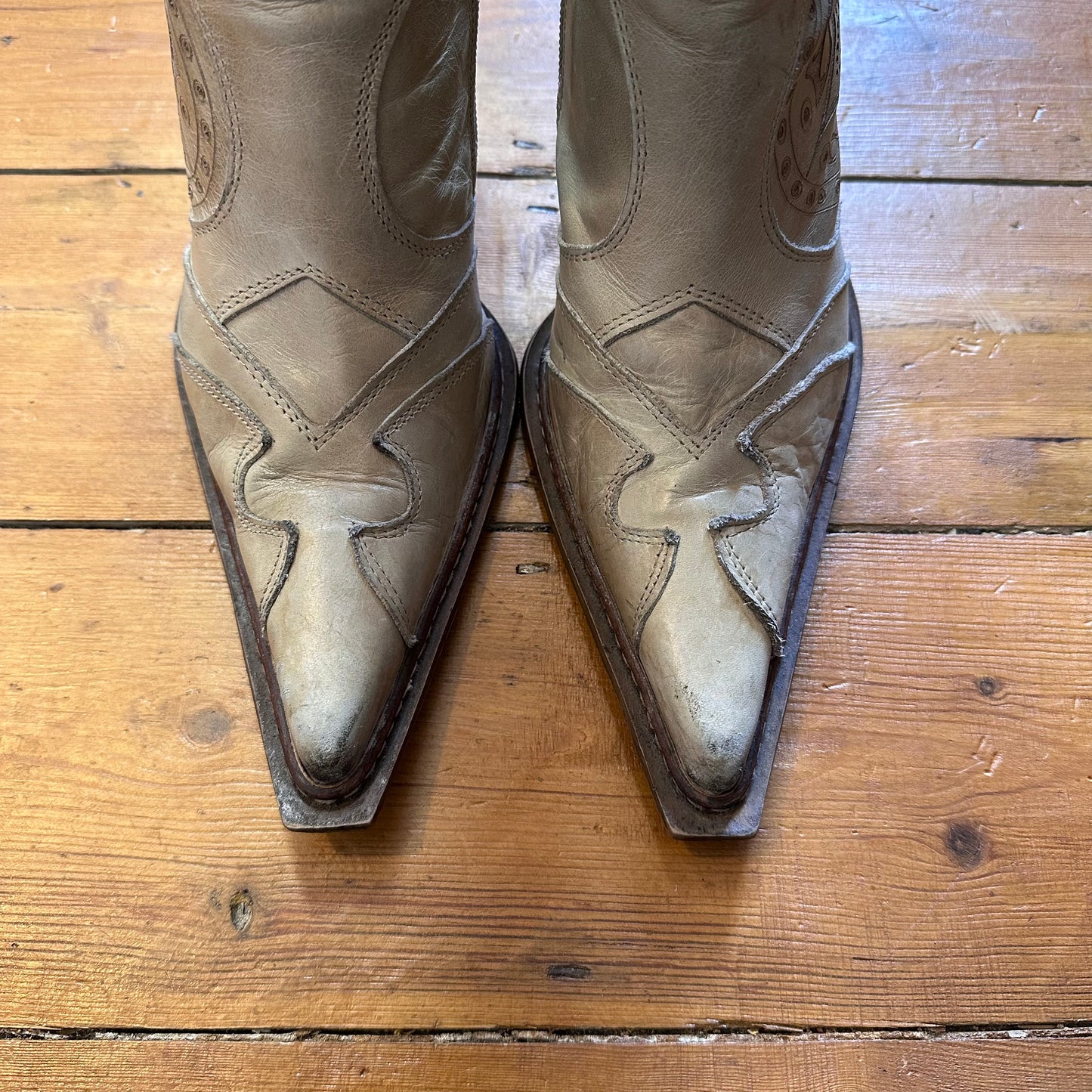 vintage 00s beige leather cutout destroy boots
