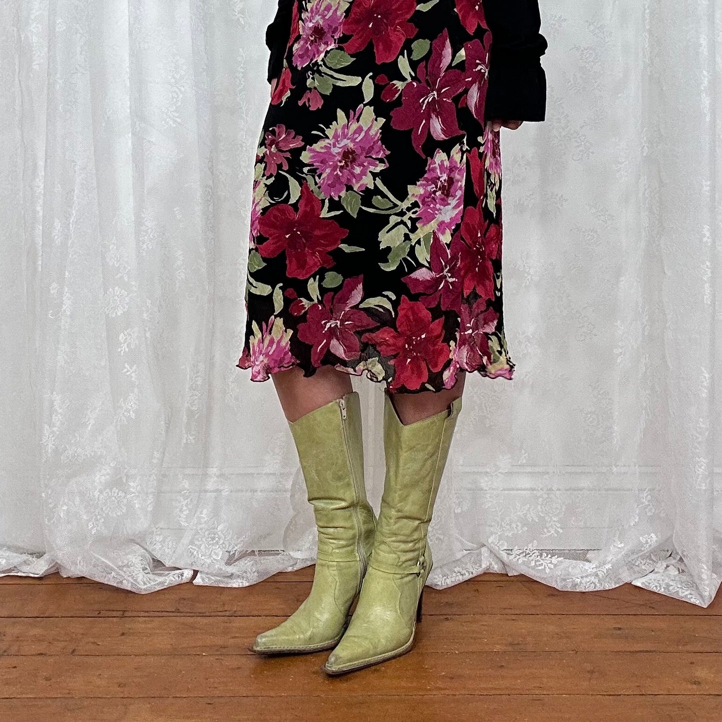 vintage 00s pale green leather destroy boots