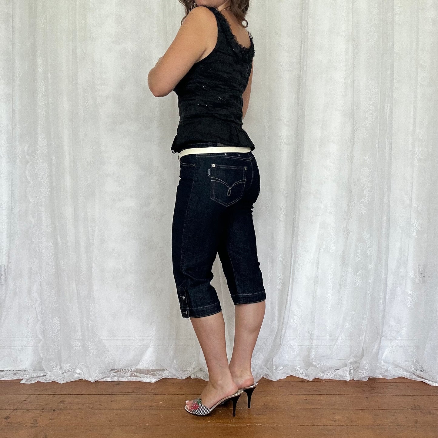 vintage 00s dark wash denim capri pants