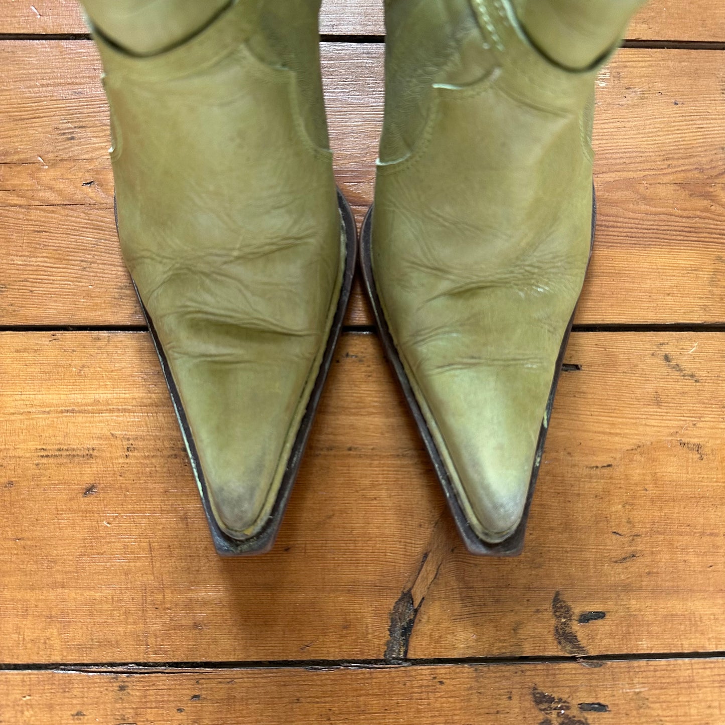vintage 00s pale green leather destroy boots