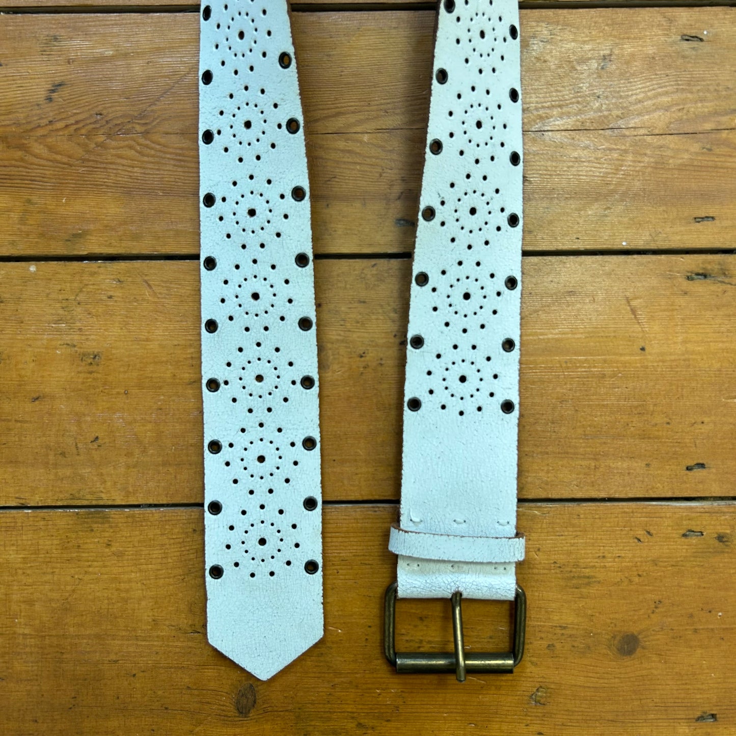 vintage 00s chunky white patterned belt