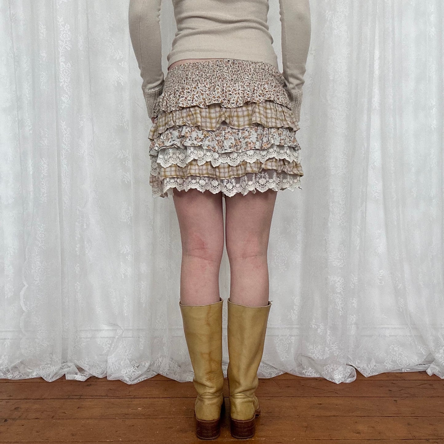vintage 00s floral ruffle mini skirt