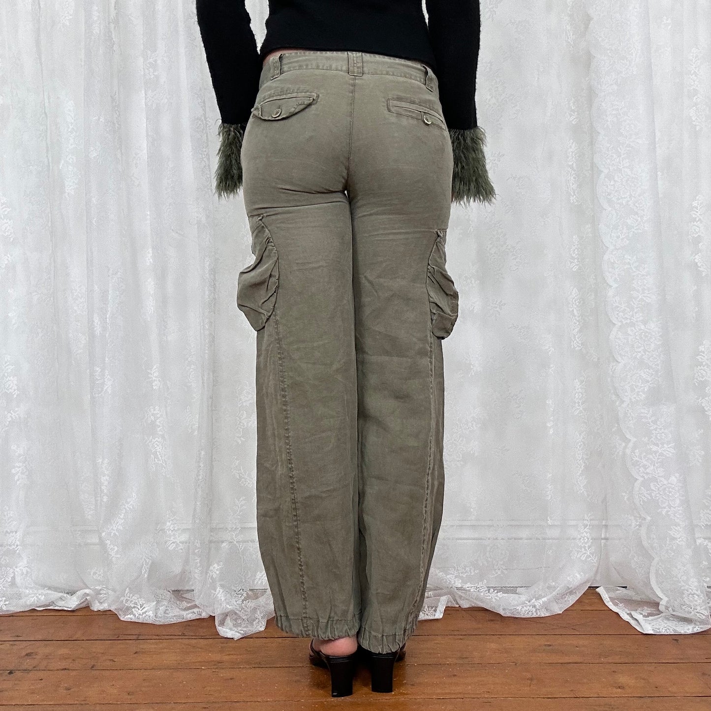 vintage 00s khaki low rise desigual cargos with embroidery
