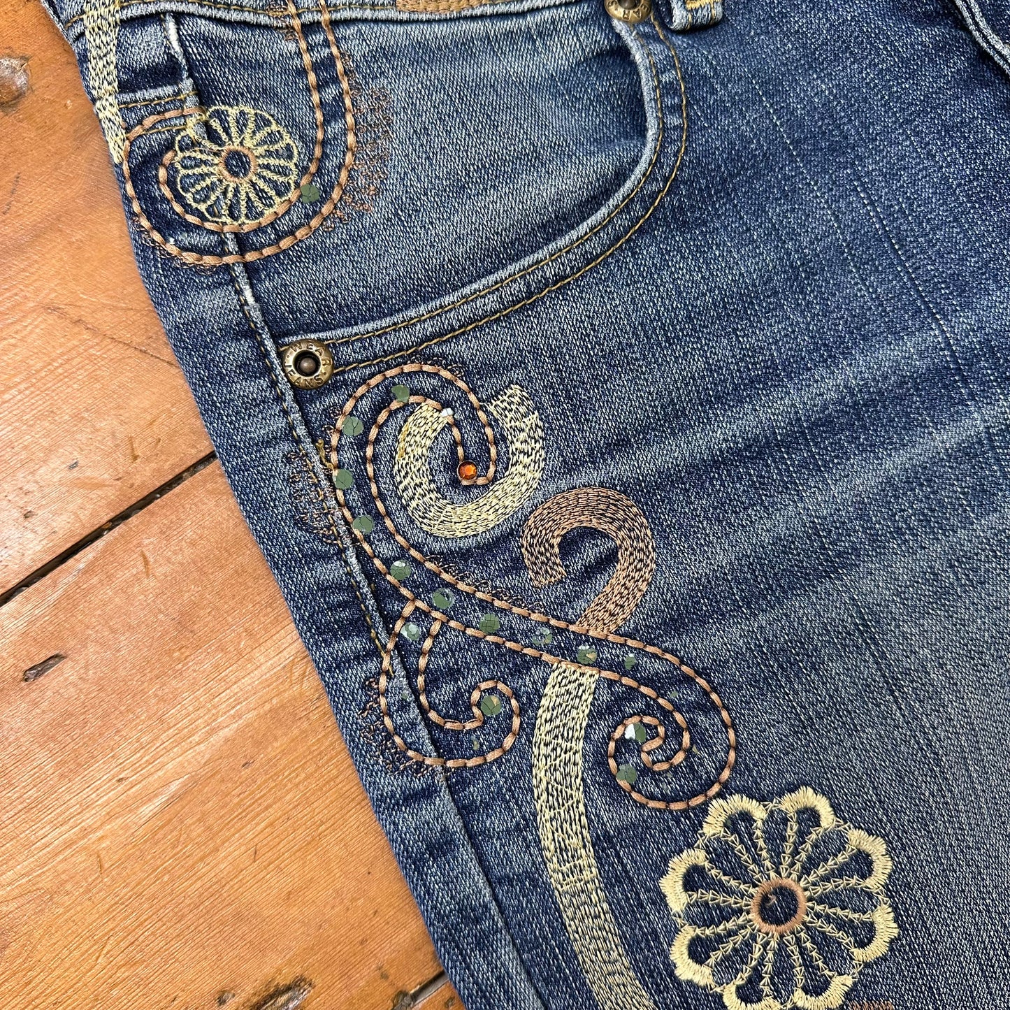 vintage 00s embroidered pattern bootleg jeans
