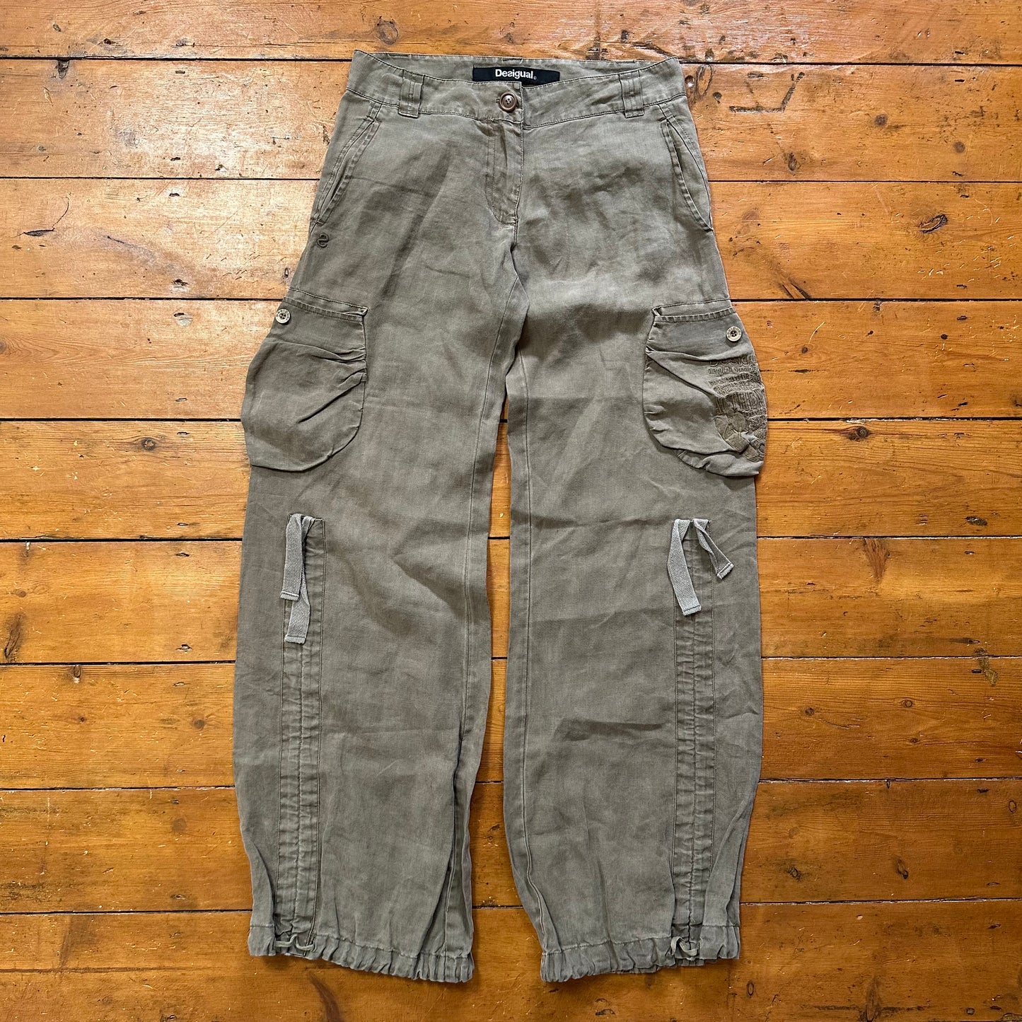 vintage 00s khaki low rise desigual cargos with embroidery