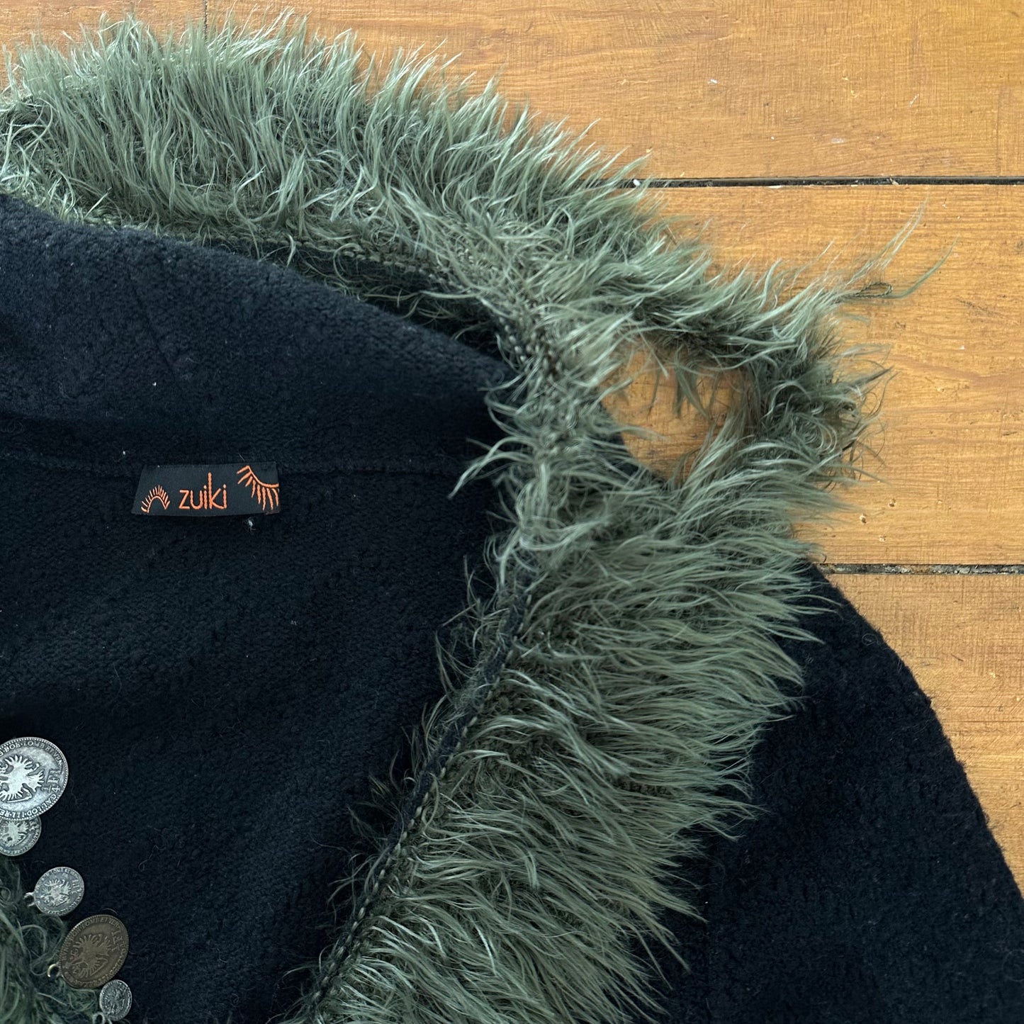 vintage 00s black knit long sleeve with green fur trim