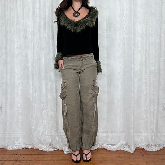 vintage 00s black knit long sleeve with green fur trim