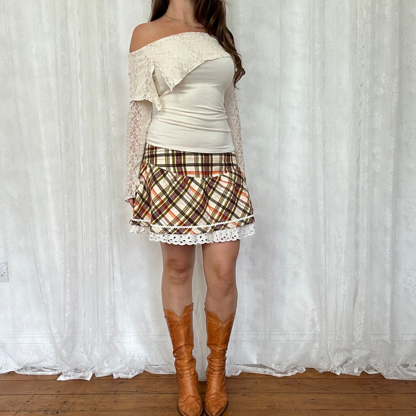 vintage 00s brown checkered mini skirt with broderie trim