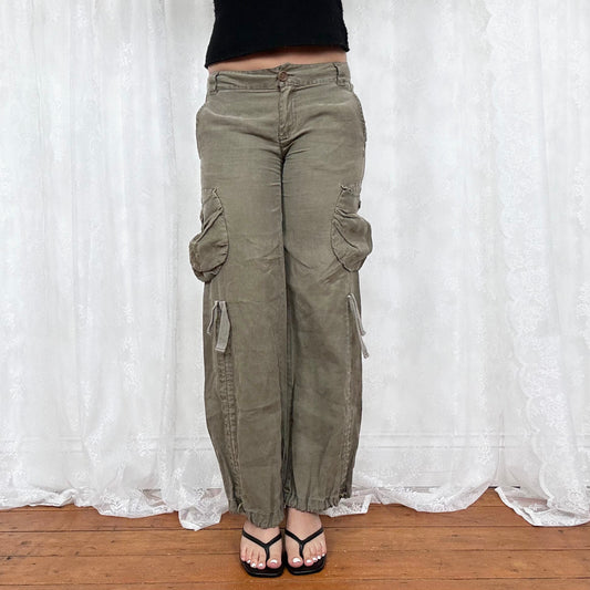 vintage 00s khaki low rise desigual cargos with embroidery