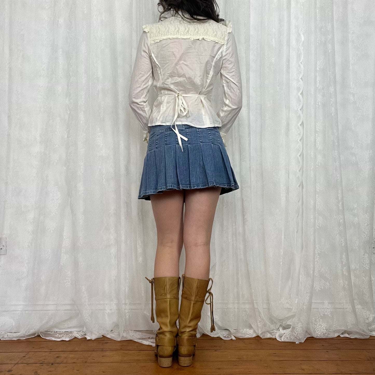 vintage 00s cream ruffle button up shirt