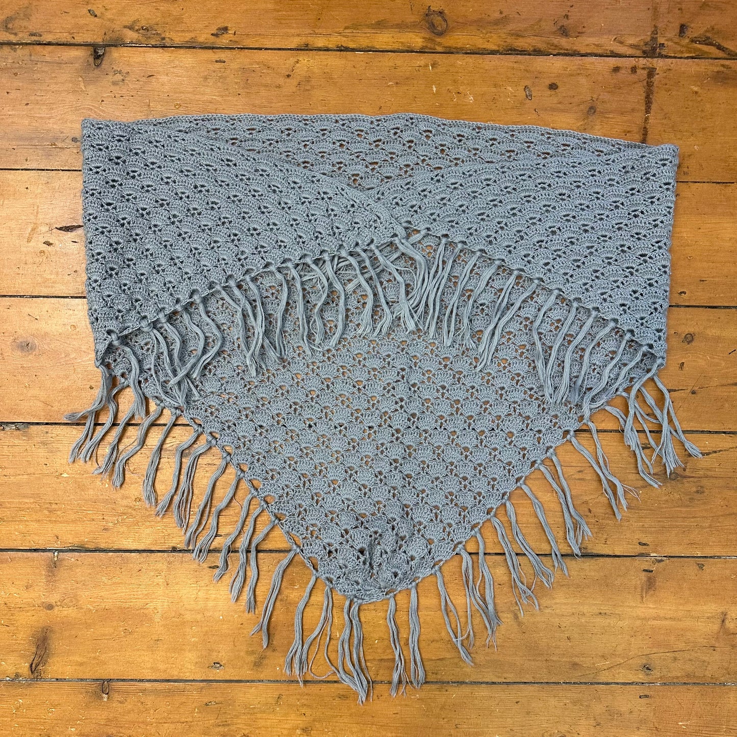 vintage 00s grey crochet tie up shawl