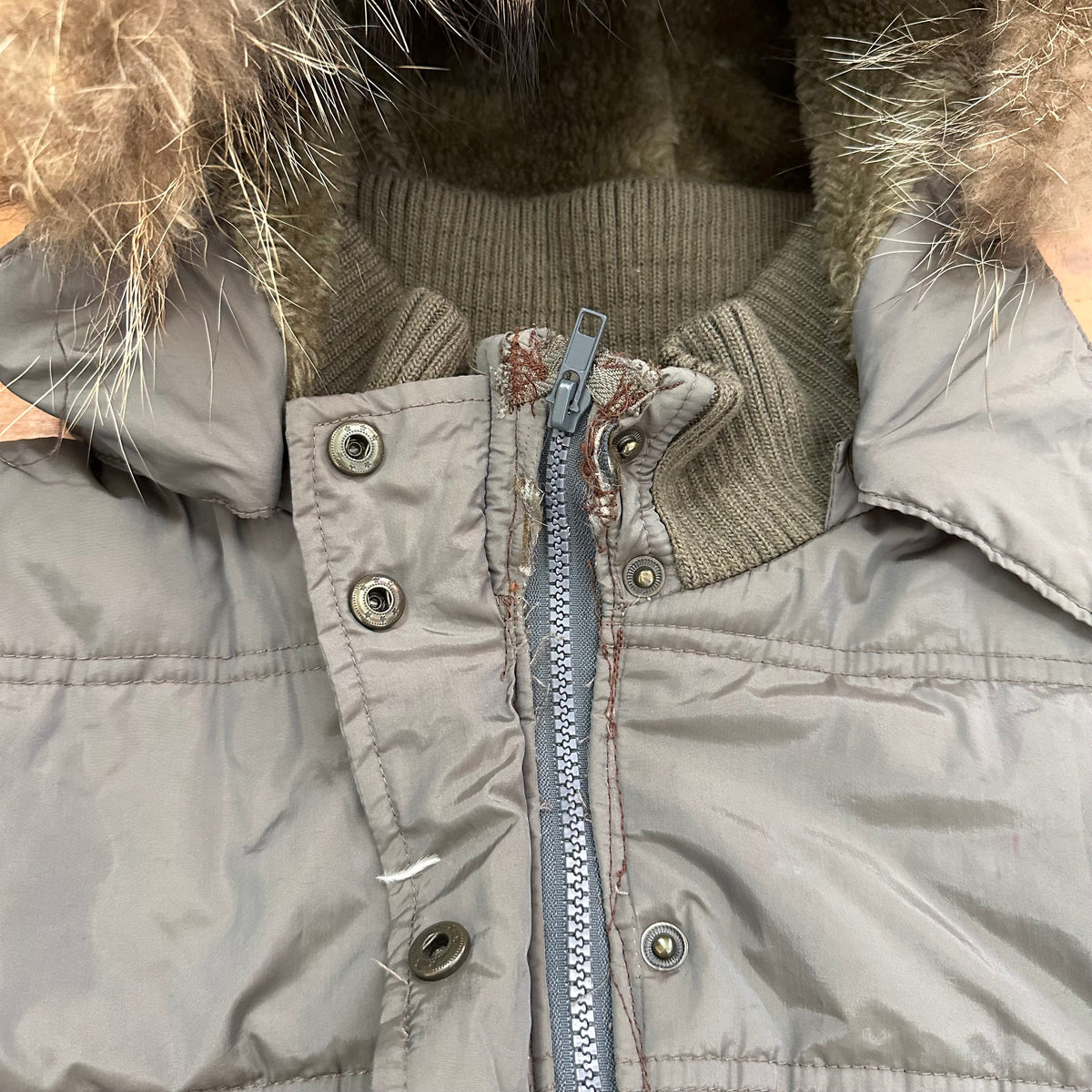 vintage 00s grey / brown hooded bomber with faux fur trim