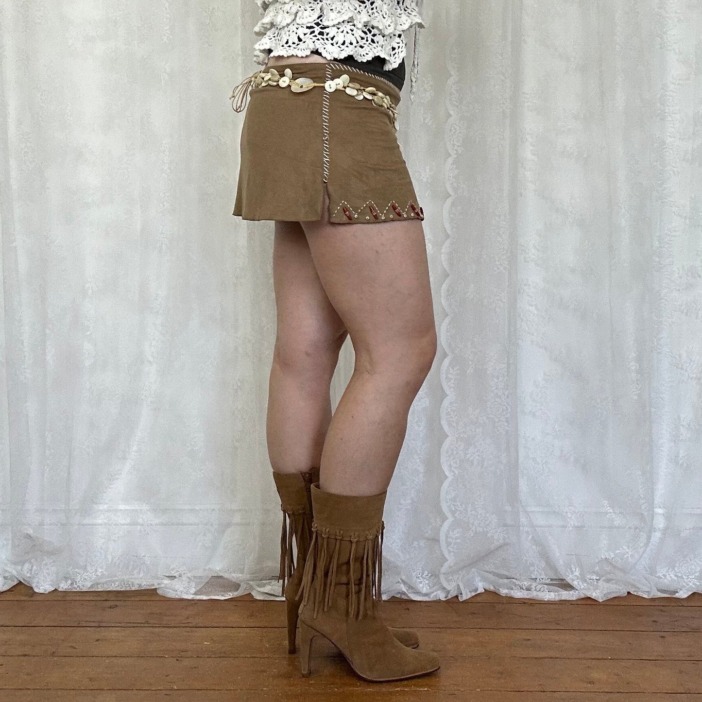 vintage 00s brown tassle heeled boots