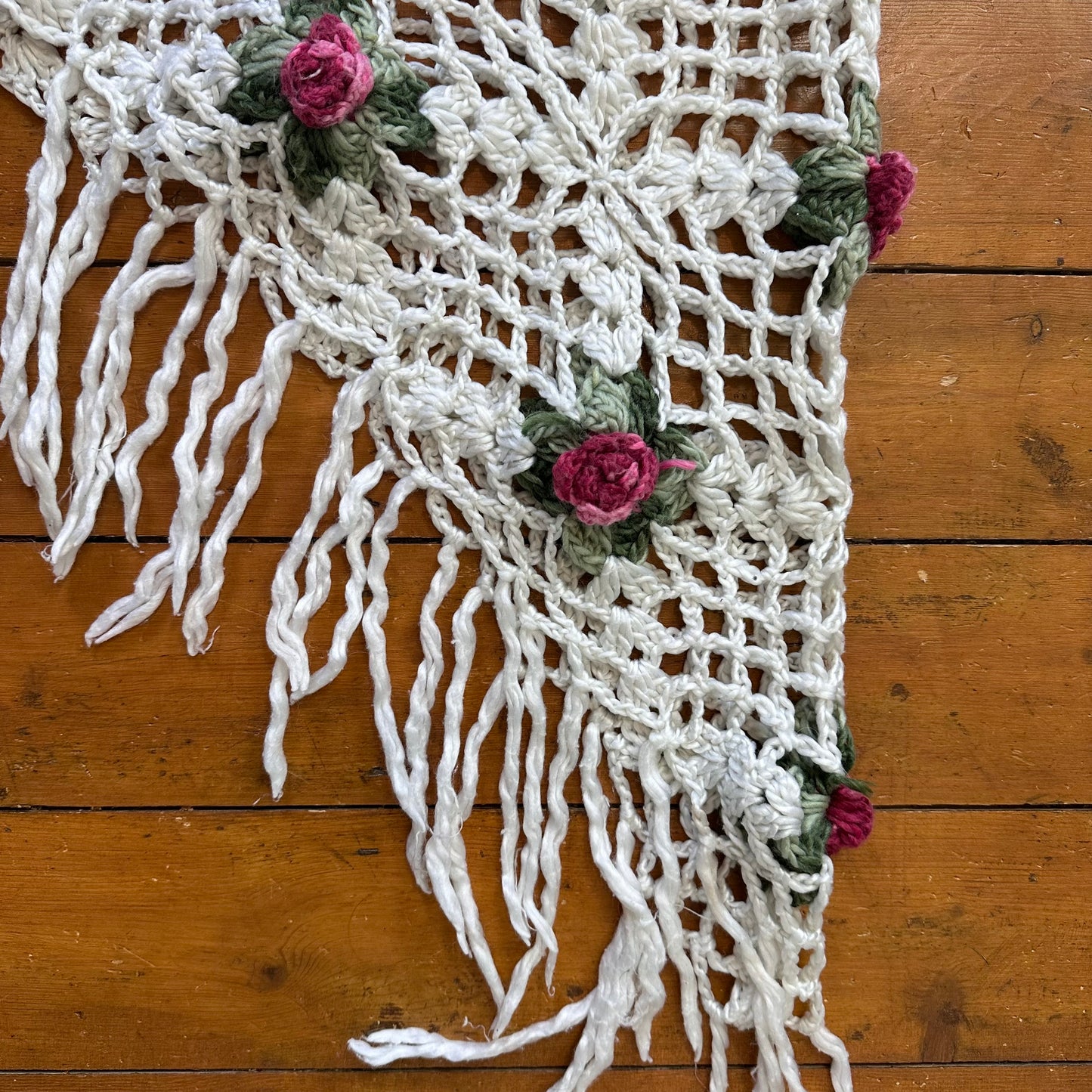 vintage 00s crochet rose tassle tie side scarf