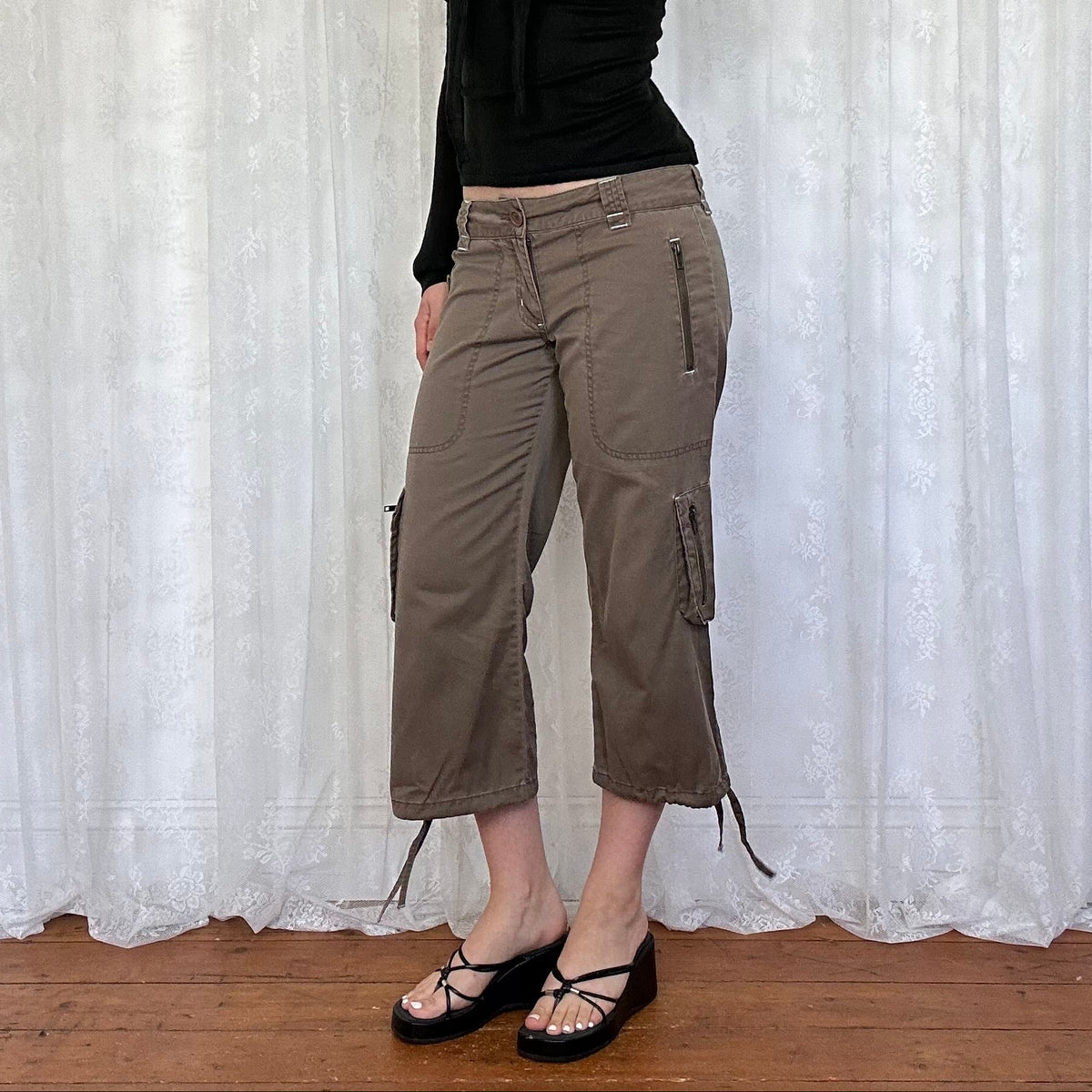 vintage 00s brown cargo capri trousers