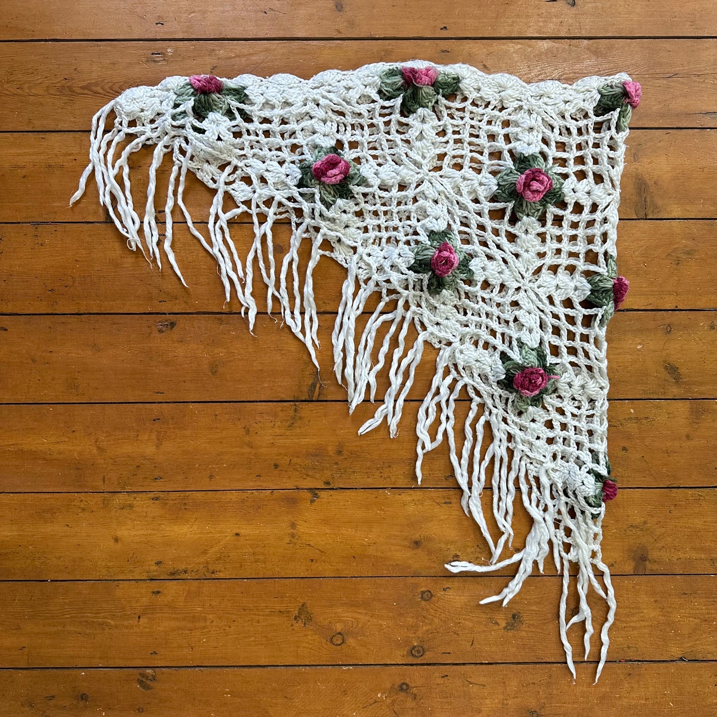 vintage 00s crochet rose tassle tie side scarf