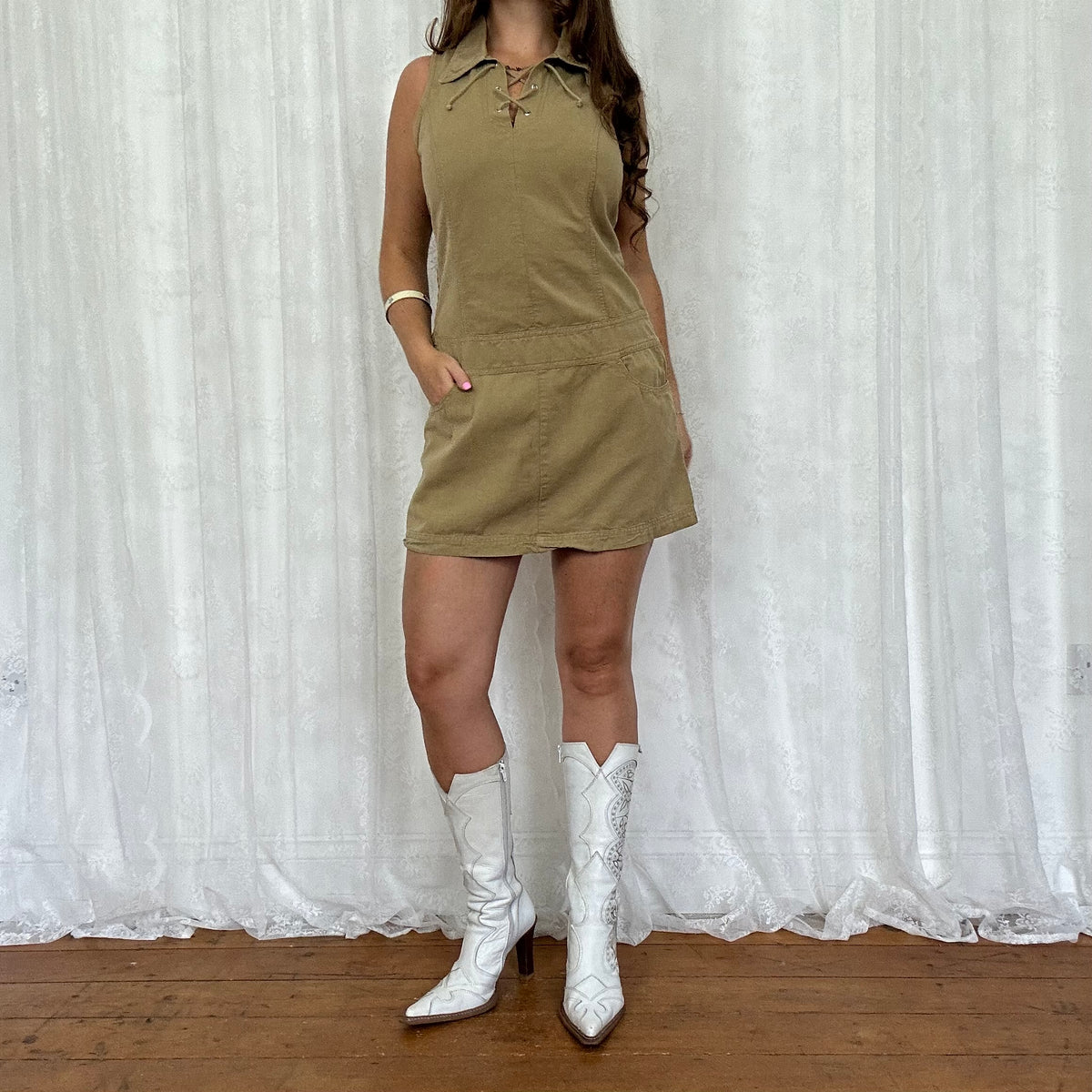 vintage 00s white cut out detail heeled destroy boots