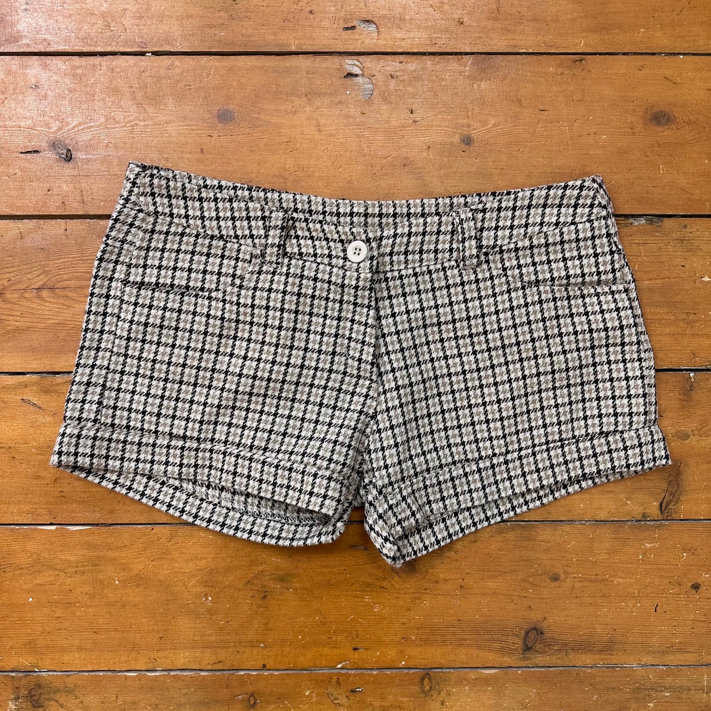 vintage 00s brown houndstooth mini shorts
