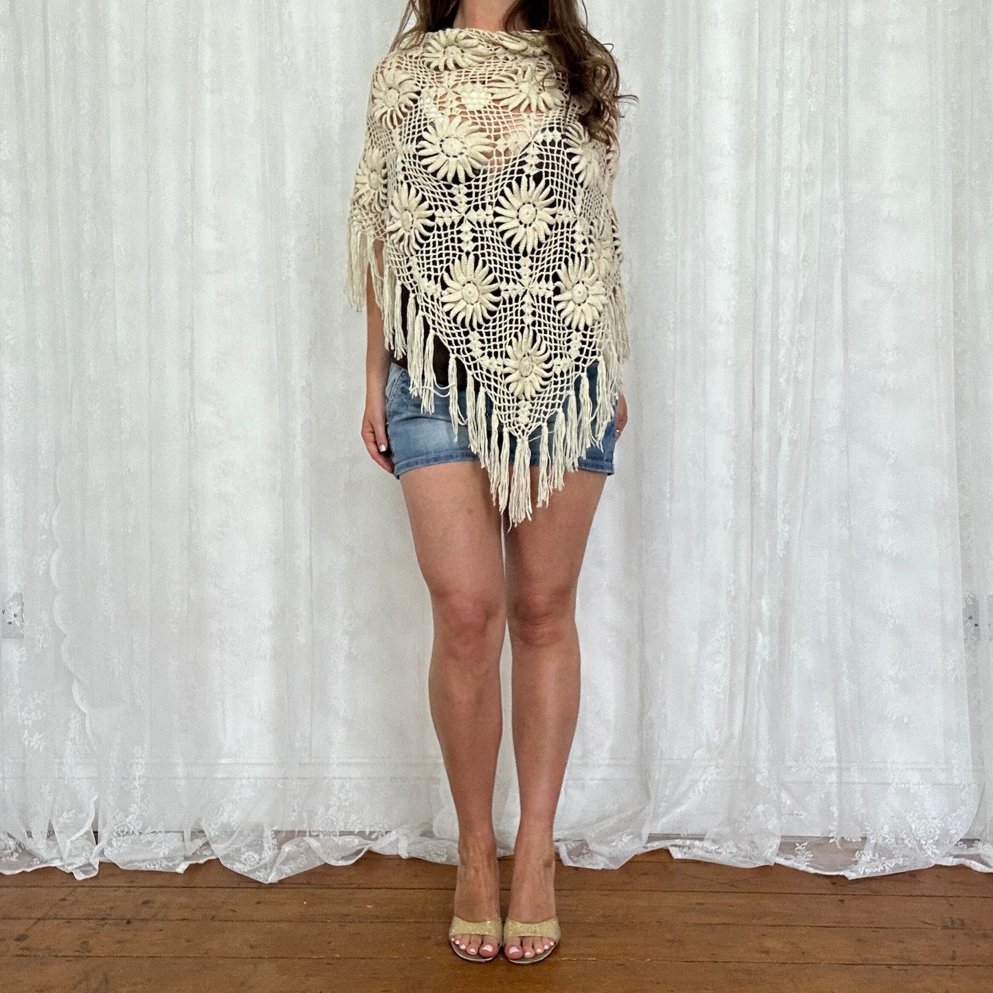 vintage 00s beige floral crochet shawl