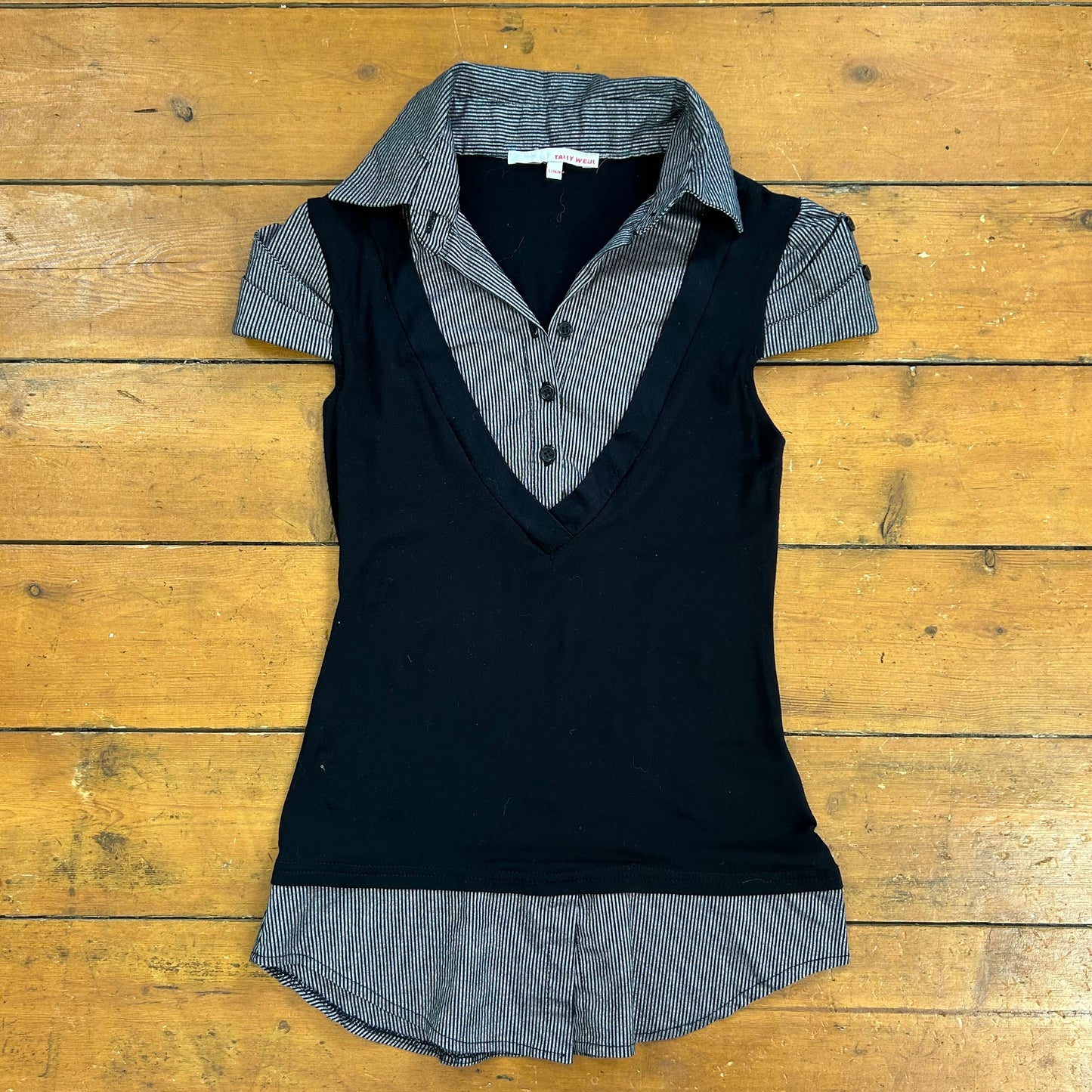vintage 00s grey and black sweater vest shirt
