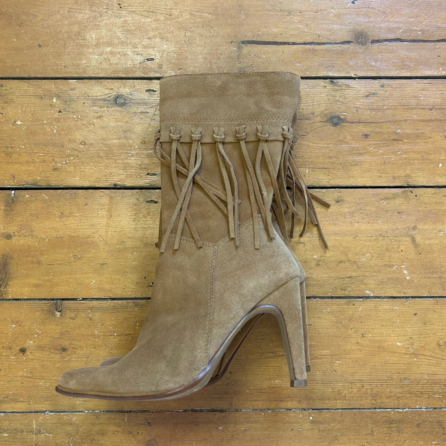 vintage 00s brown tassle heeled boots