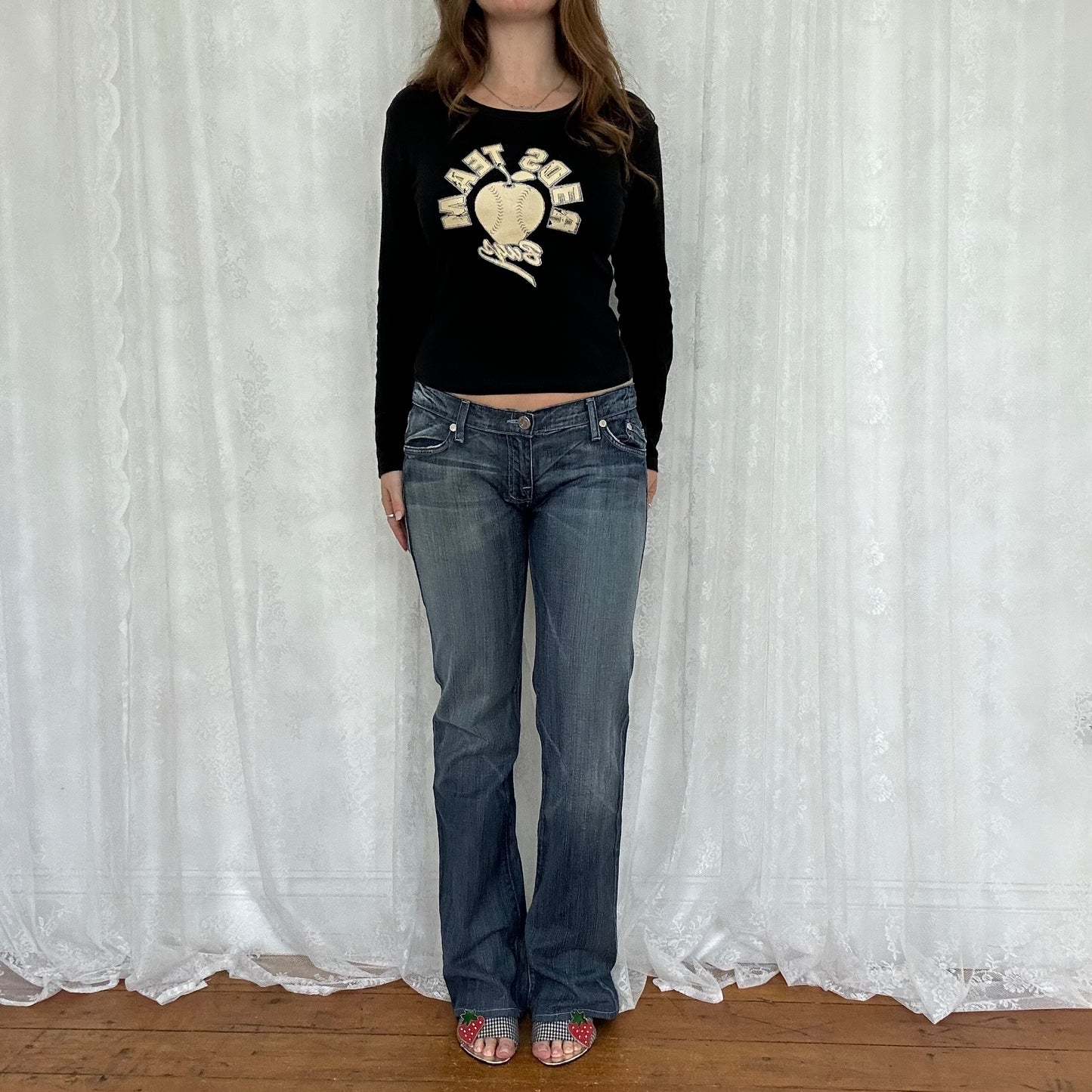 vintage 00s apple graphic long sleeve top