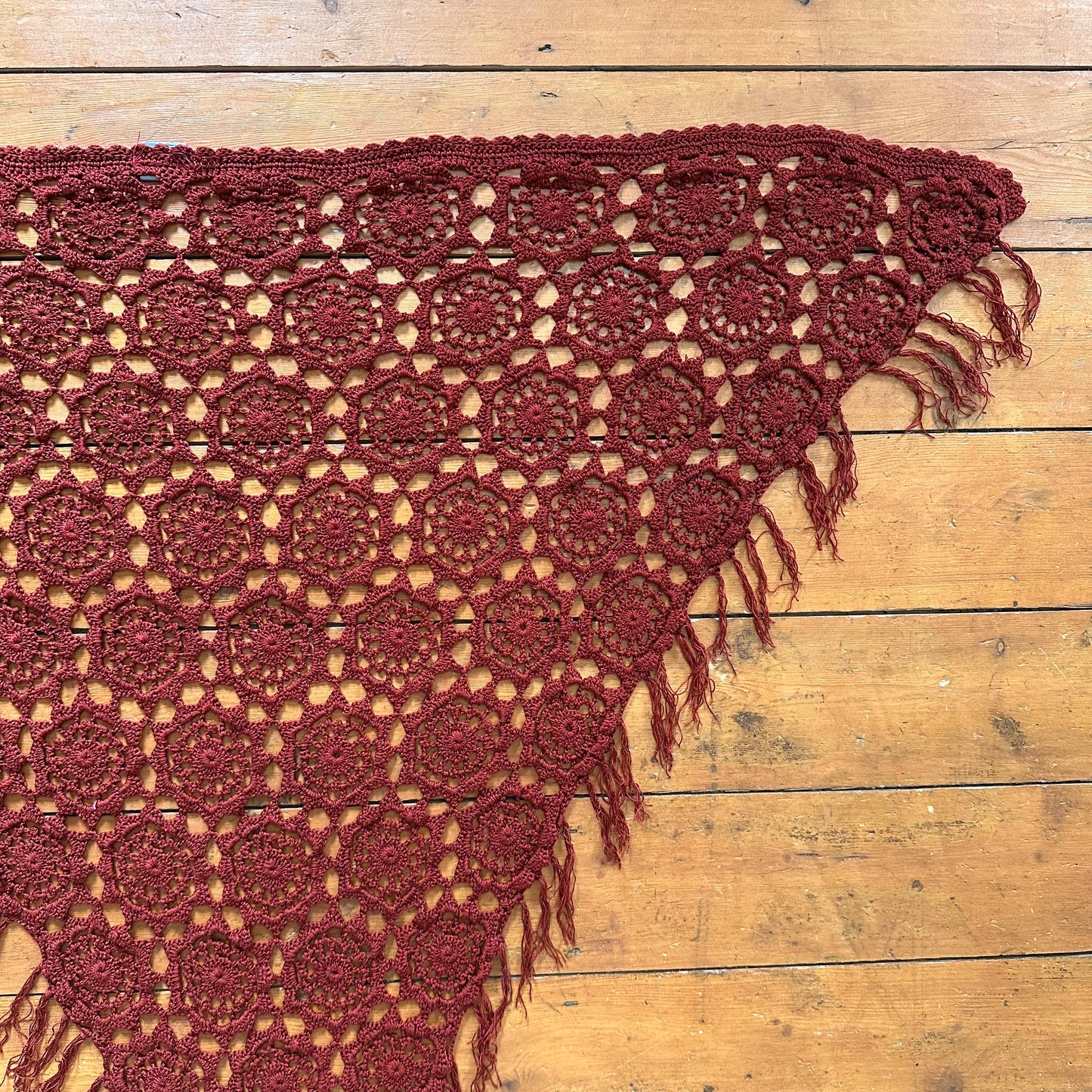 vintage 00s burgundy crochet tassel shawl