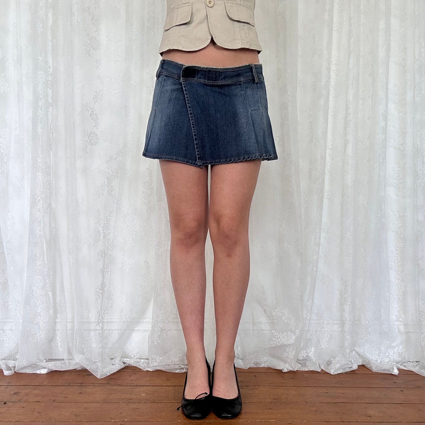 vintage 00s dark wash denim pleated mini skirt