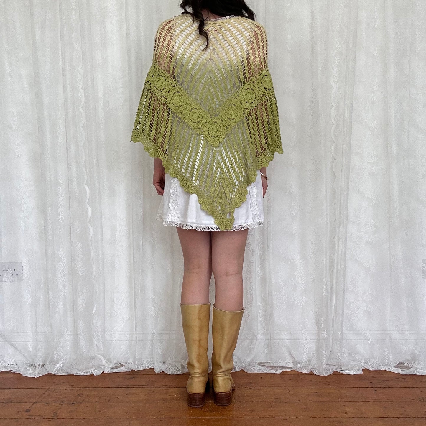 vintage 00s green ombré crochet poncho
