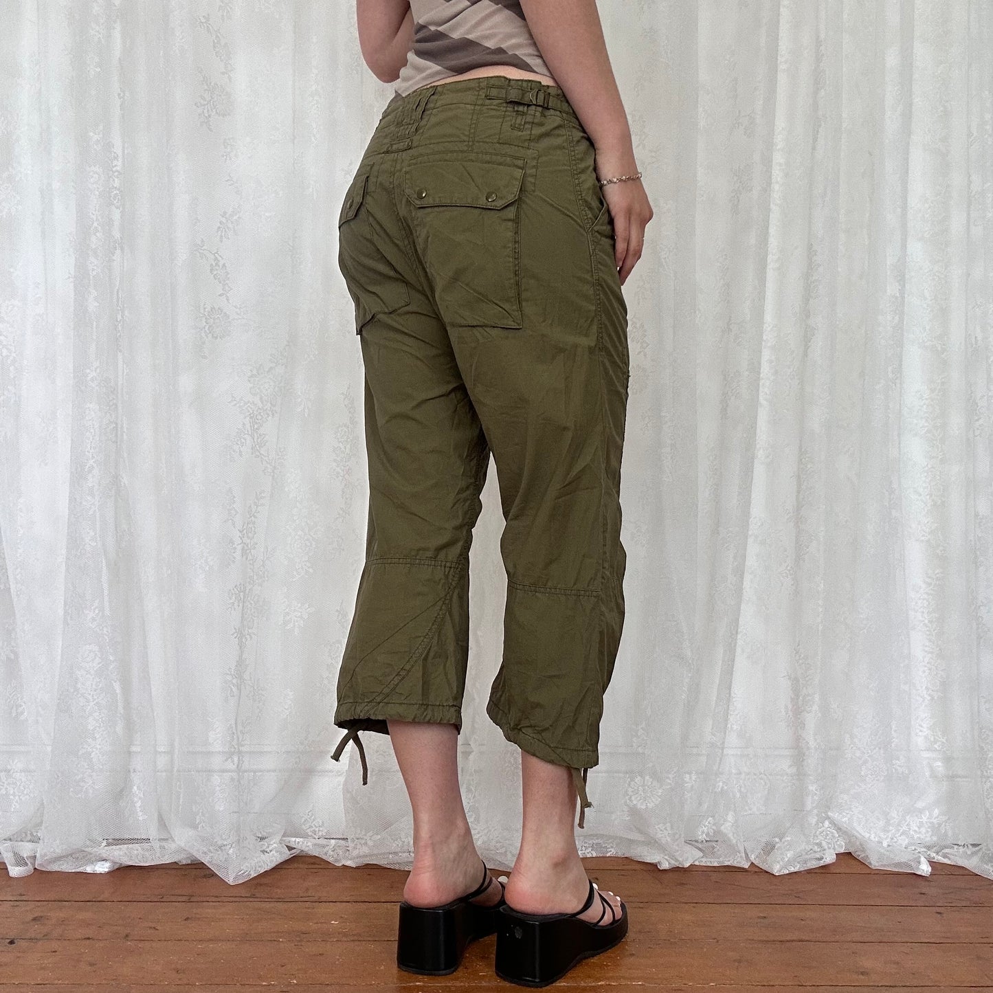 vintage 00s khaki cargo capris pants