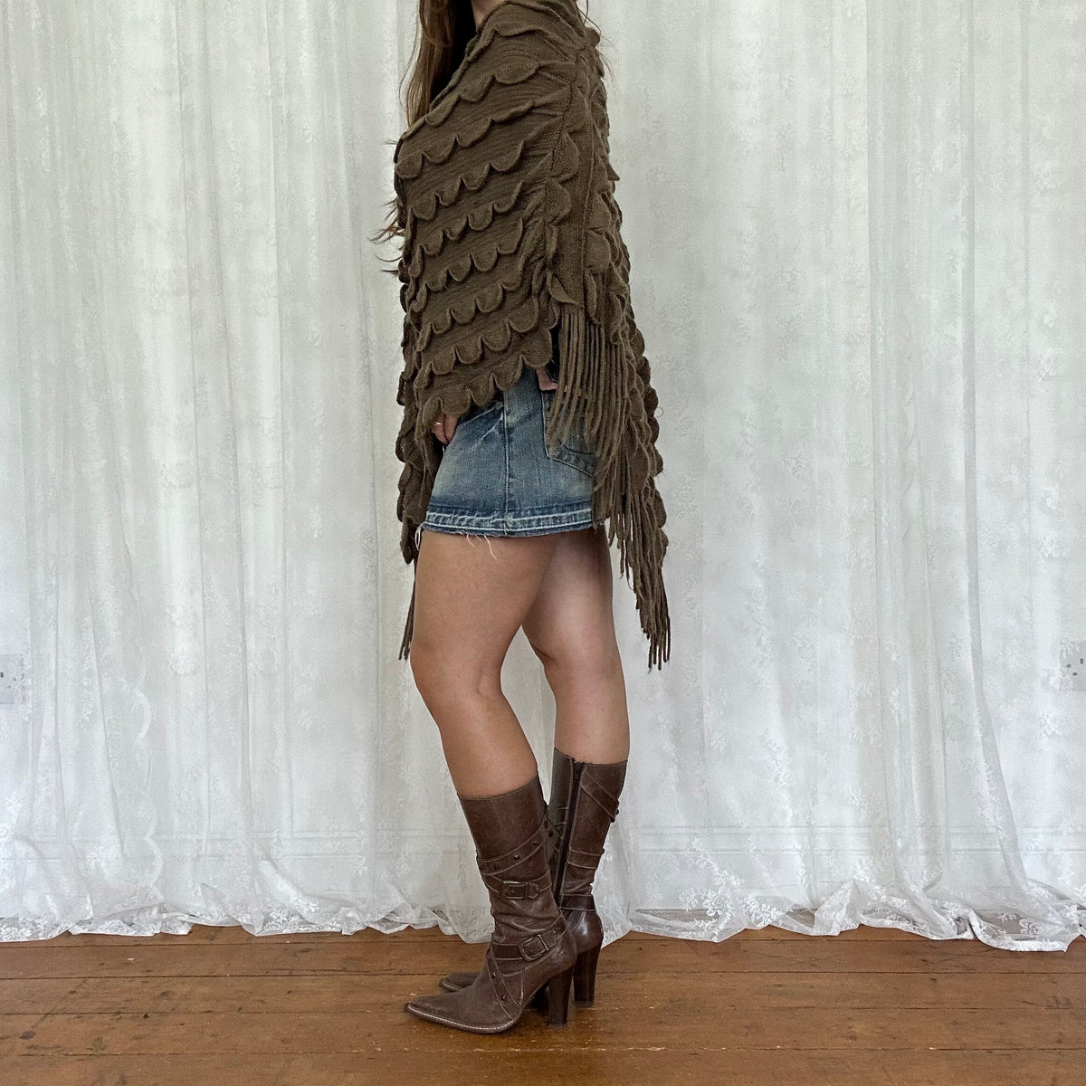 vintage 00s brown fringe knitted poncho